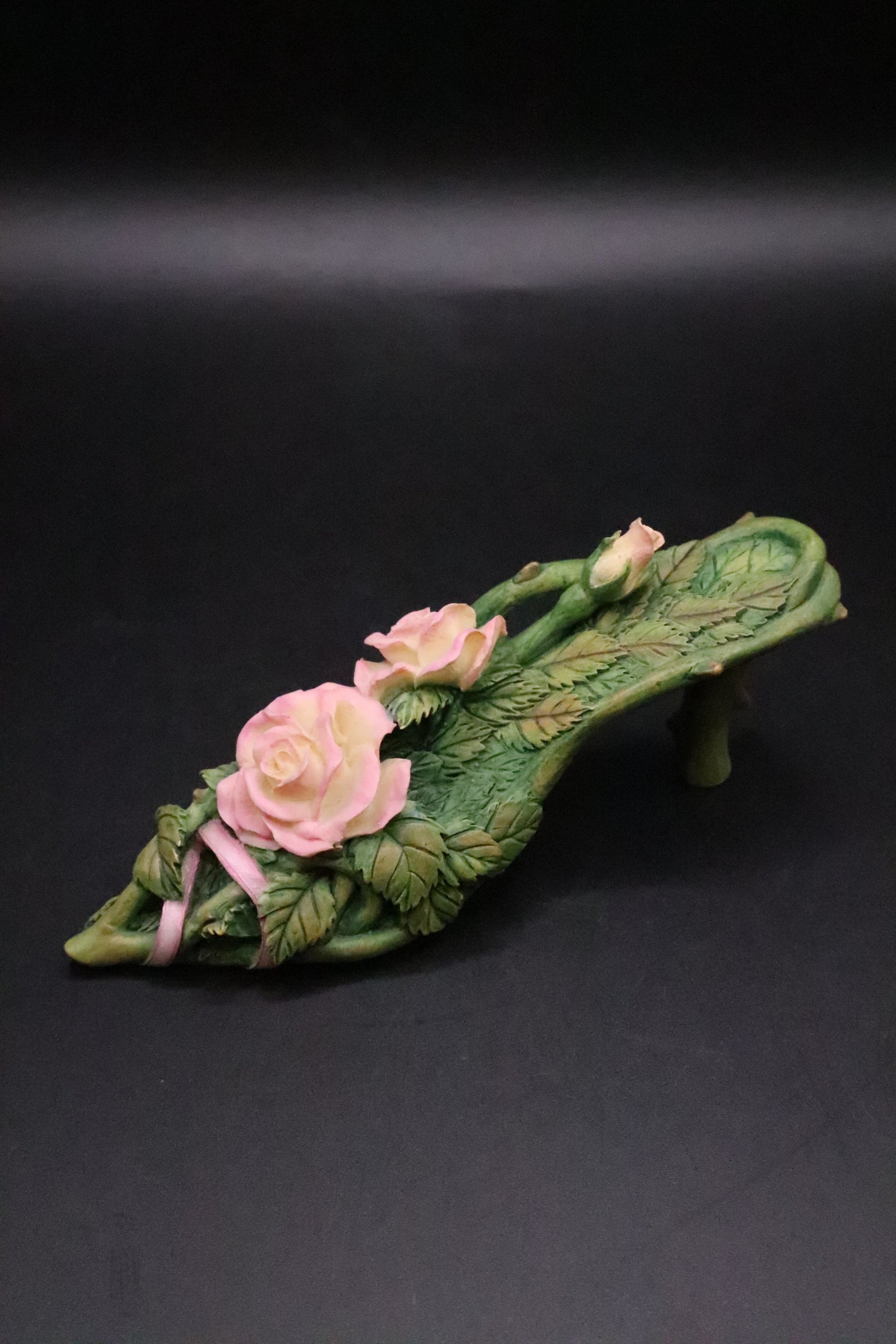 VINTAGE COLLECTIBLE JUST THE RIGHT SHOE COURAGEOUS ROSE CANCER AWARENESS SHOE
