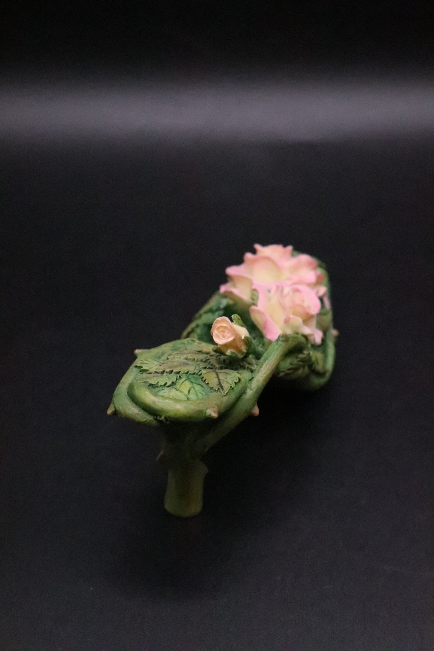 VINTAGE COLLECTIBLE JUST THE RIGHT SHOE COURAGEOUS ROSE CANCER AWARENESS SHOE