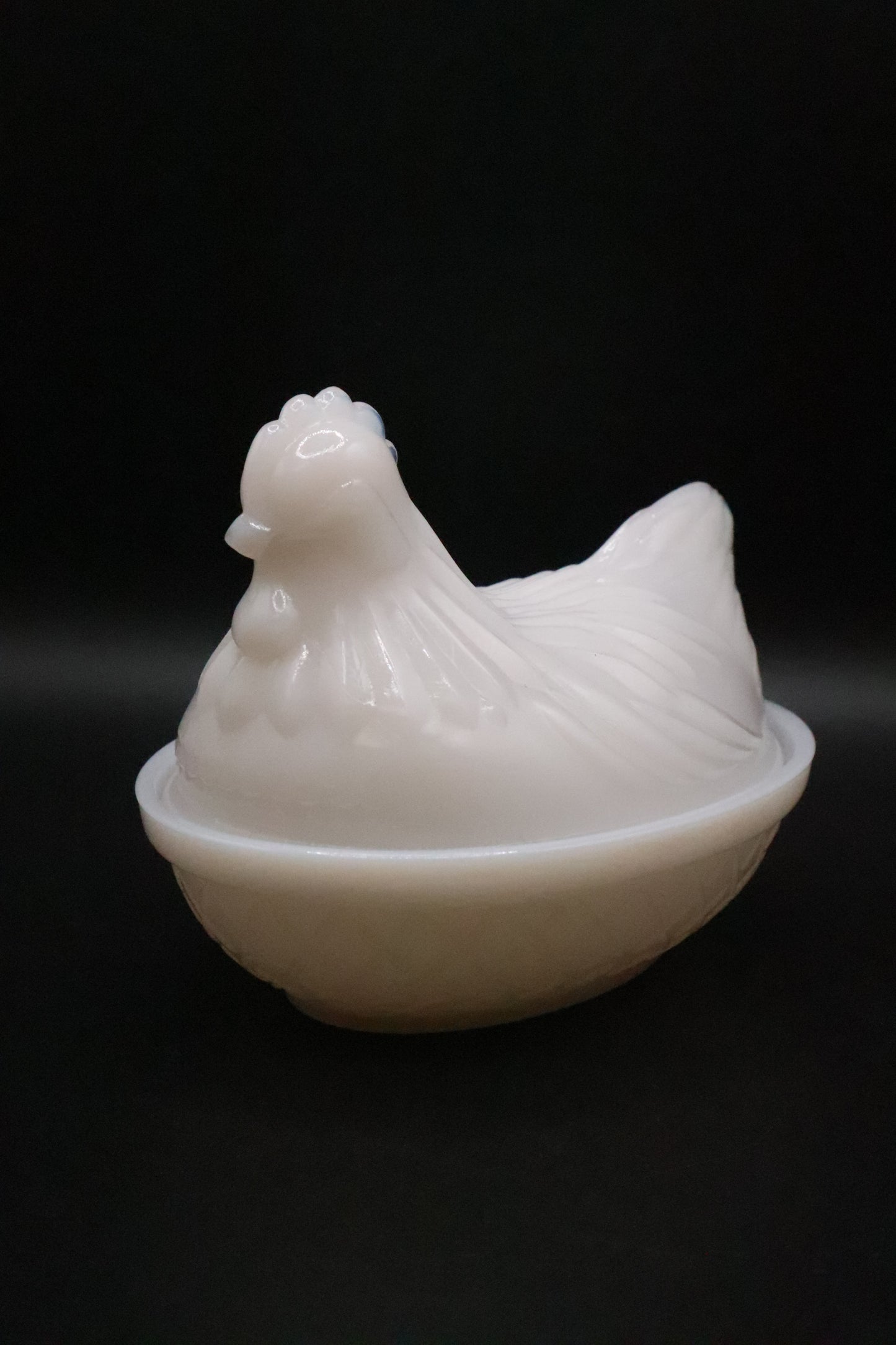 VINTAGE MILK GLASS HEN ON NEST
