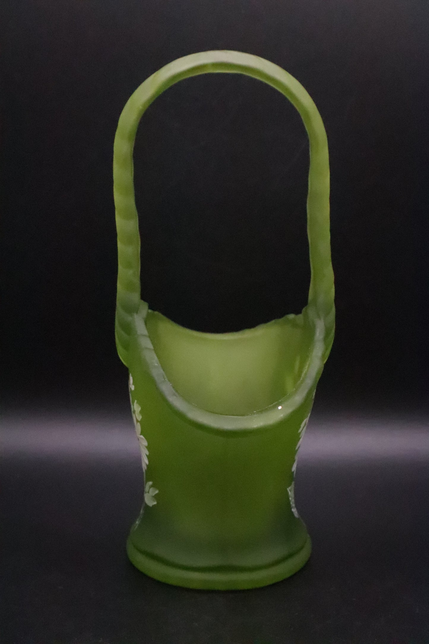 VINTAGE WESTMORELAND GREEN SATIN GLASS BASKET HAND PAINTED DAISIES