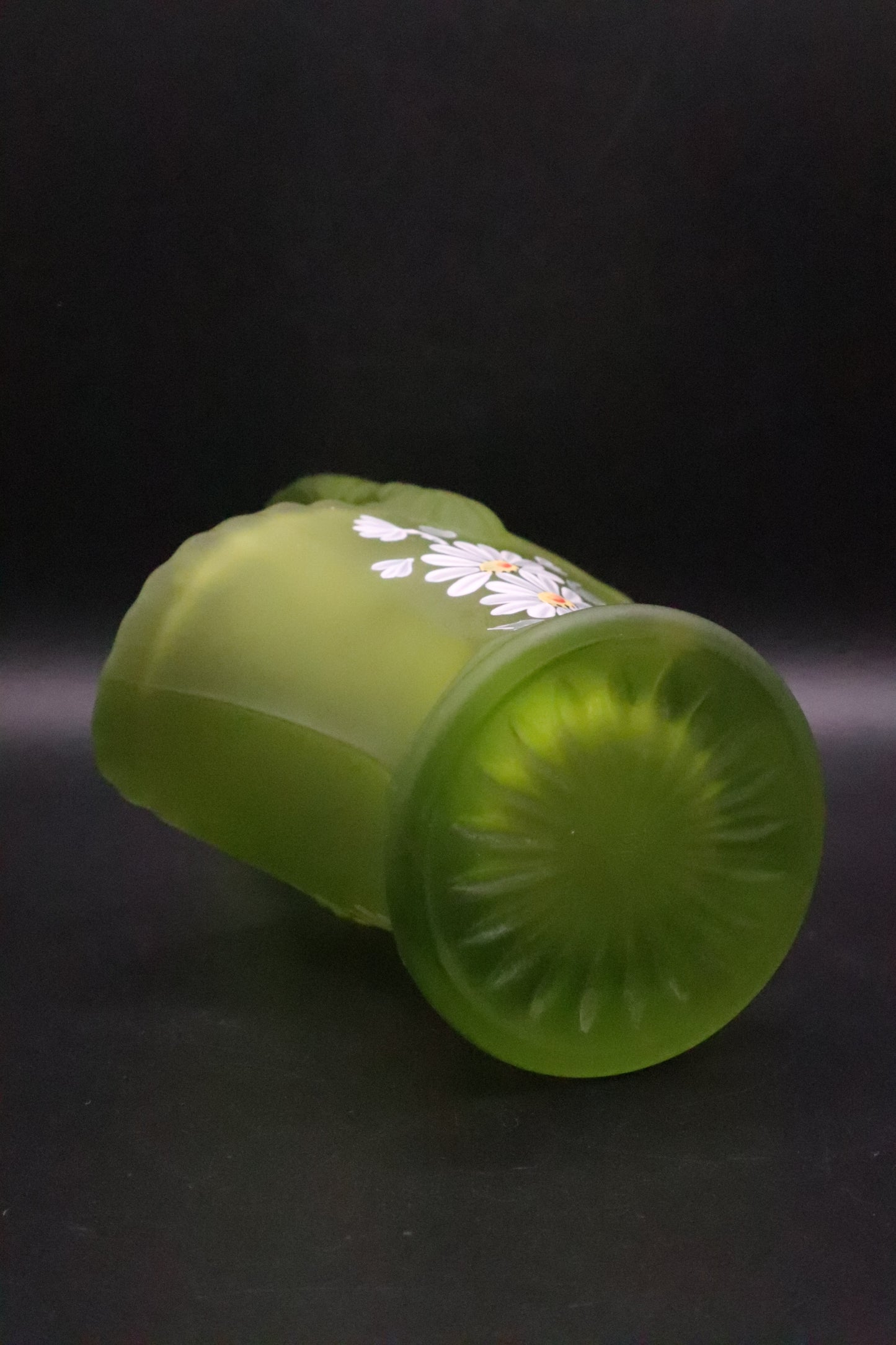 VINTAGE WESTMORELAND GREEN SATIN GLASS BASKET HAND PAINTED DAISIES