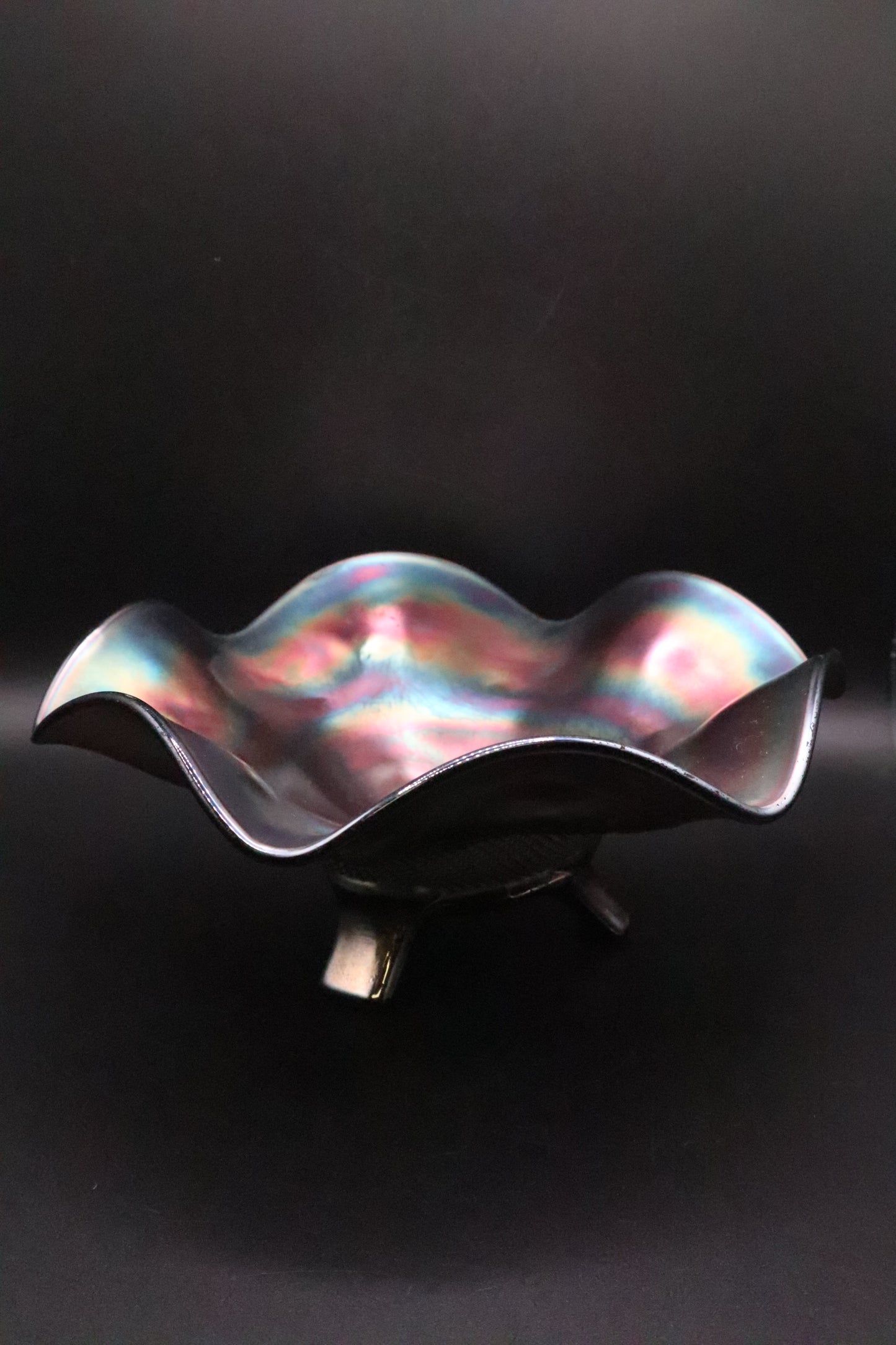 VINTAGE NORTHWOOD AMETHYST CARNIVAL GLASS FOOTED BOWL "FINE CUT & ROSES" (AS IS)