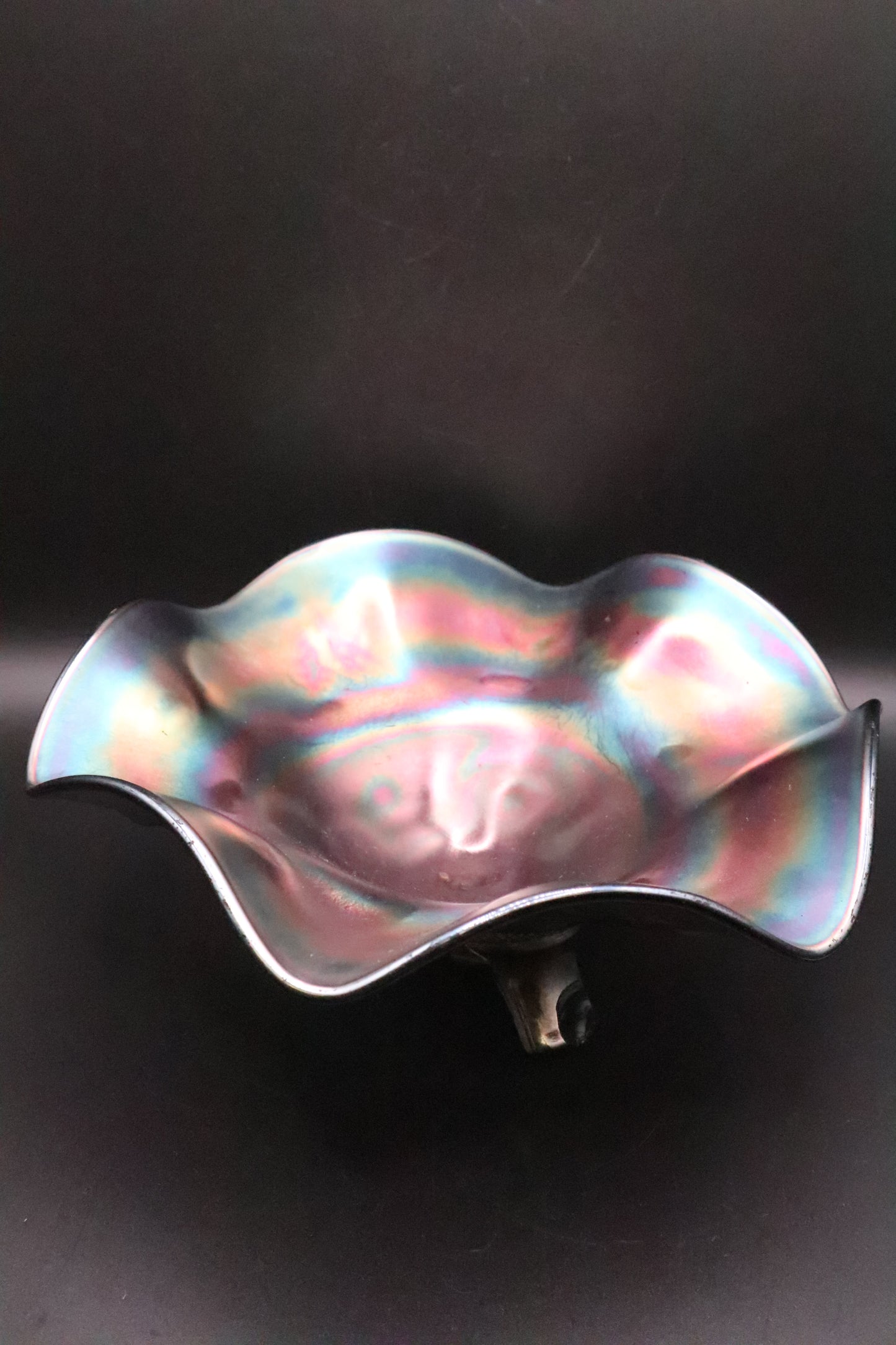 VINTAGE NORTHWOOD AMETHYST CARNIVAL GLASS FOOTED BOWL "FINE CUT & ROSES" (AS IS)