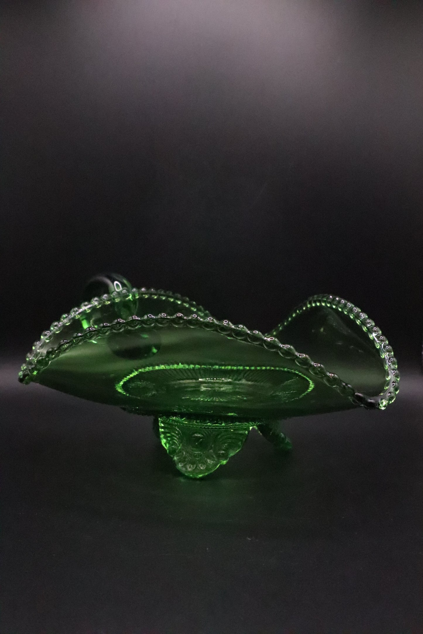 VINTAGE 3 SIDED GREEN DISH OR CANDLE HOLDER WITH BUBBLE EDGE