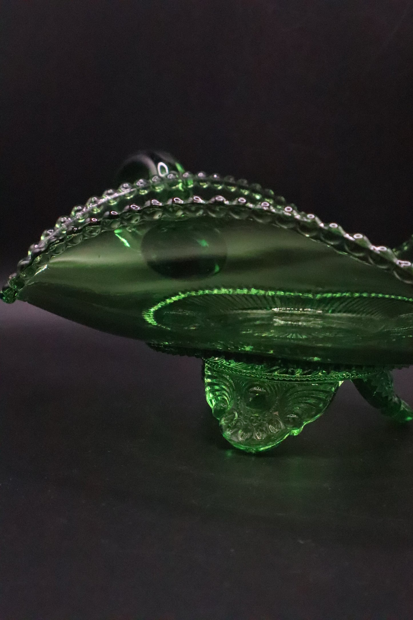 VINTAGE 3 SIDED GREEN DISH OR CANDLE HOLDER WITH BUBBLE EDGE