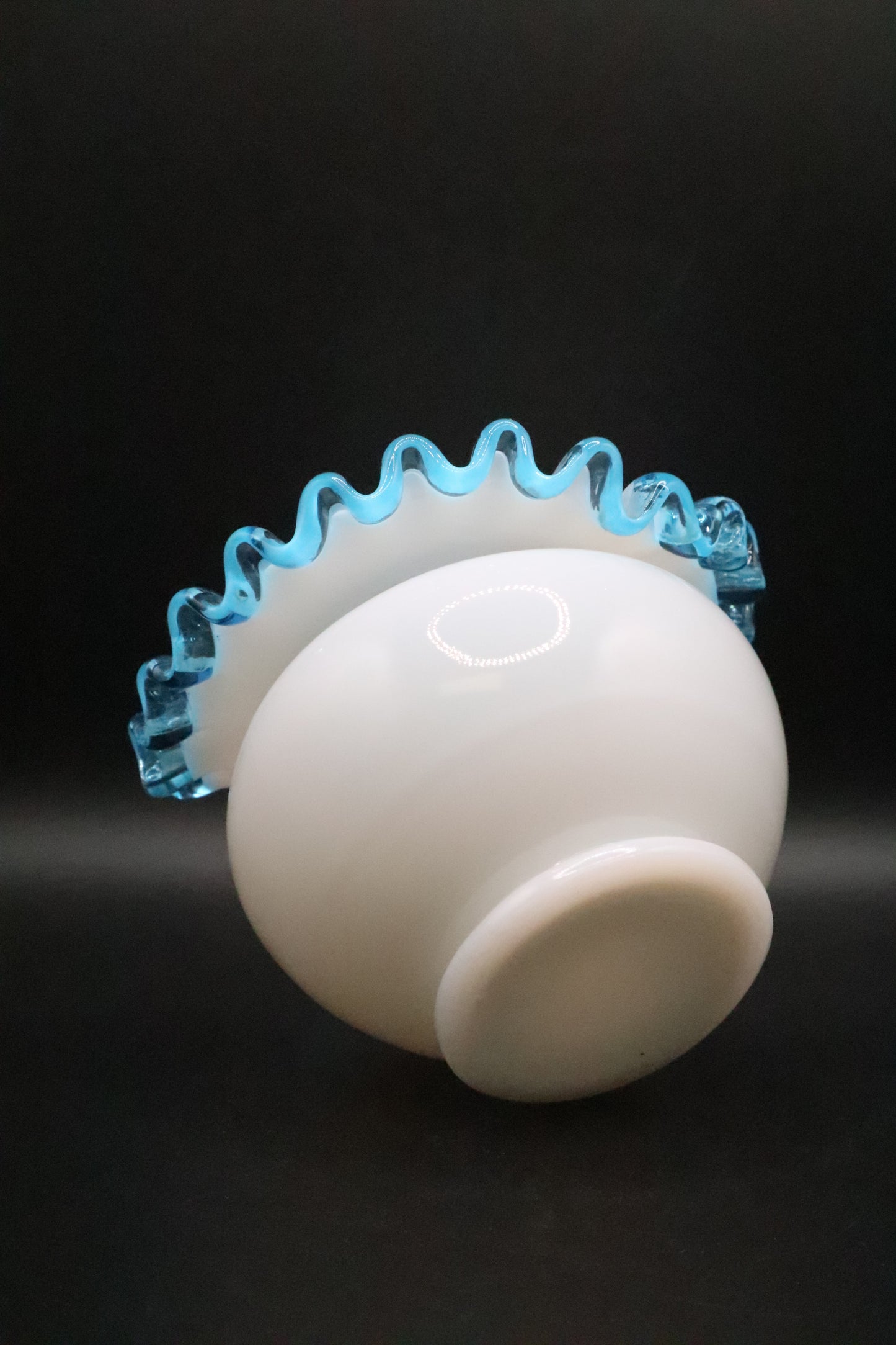 VINTAGE ART GLASS BLUE CREST VASE