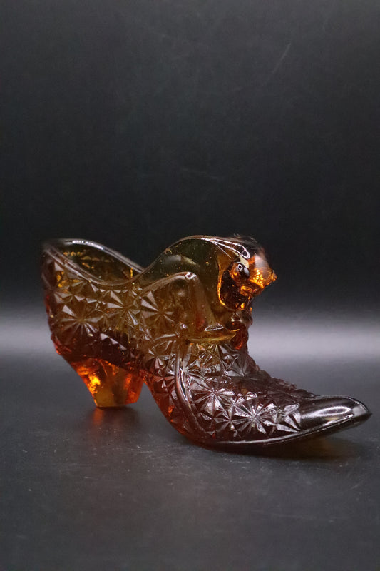 VINTAGE LE SMITH AMBER DAISY ART GLASS CAT SHOE