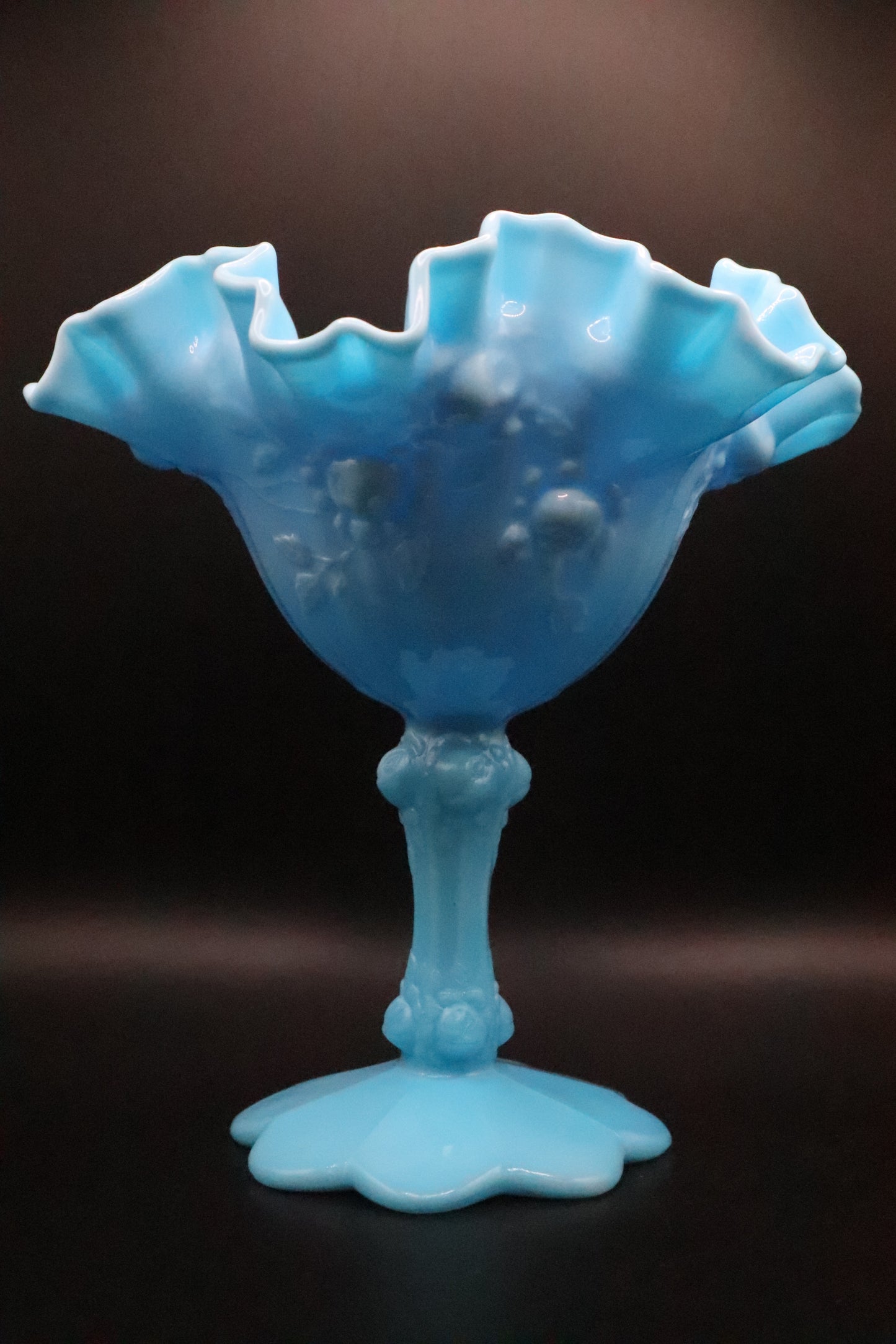 FENTON HOBNAIL BLUE AND WHITE SLANG GLASS PEDESTAL WITH RUFFLED EDGE