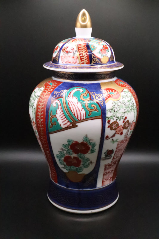 VINTAGE GOLD IMAR JAPANESEI TEMPLE JAR HAND PAINTED