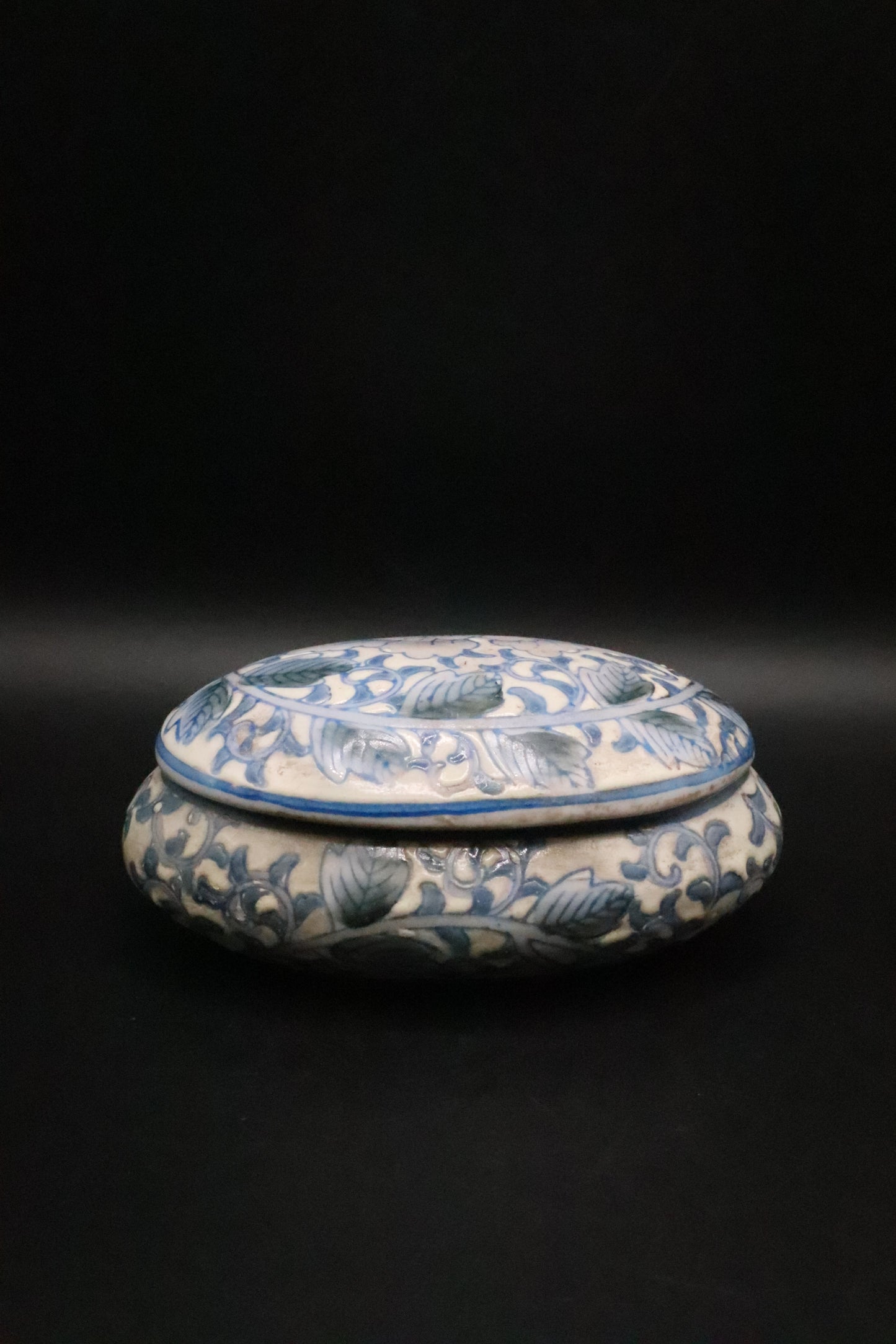 VINTAGE PORCELAIN CHINA HAND PAINTED BLUE AND WHITE FLORAL TRINKET BOX