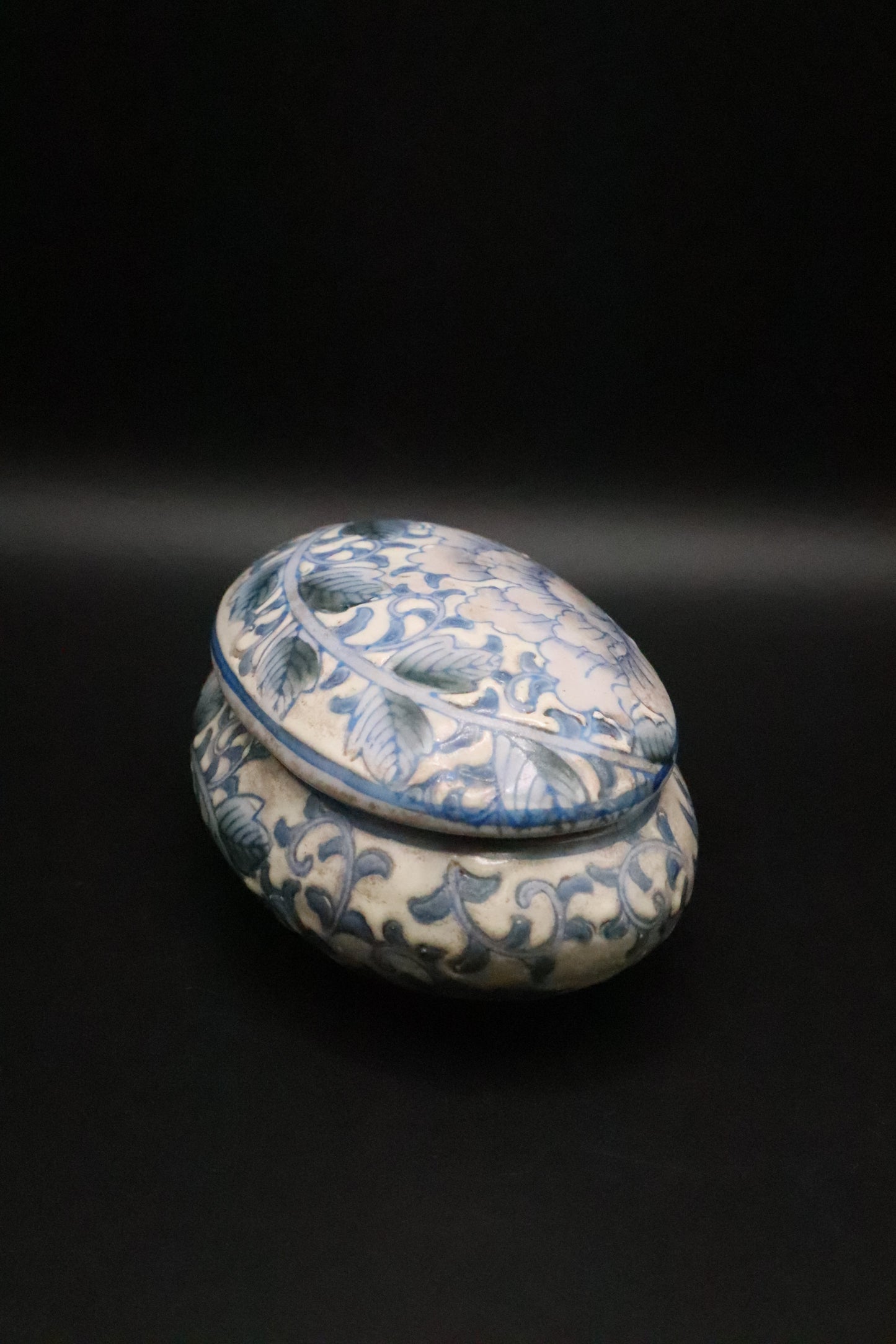 VINTAGE PORCELAIN CHINA HAND PAINTED BLUE AND WHITE FLORAL TRINKET BOX