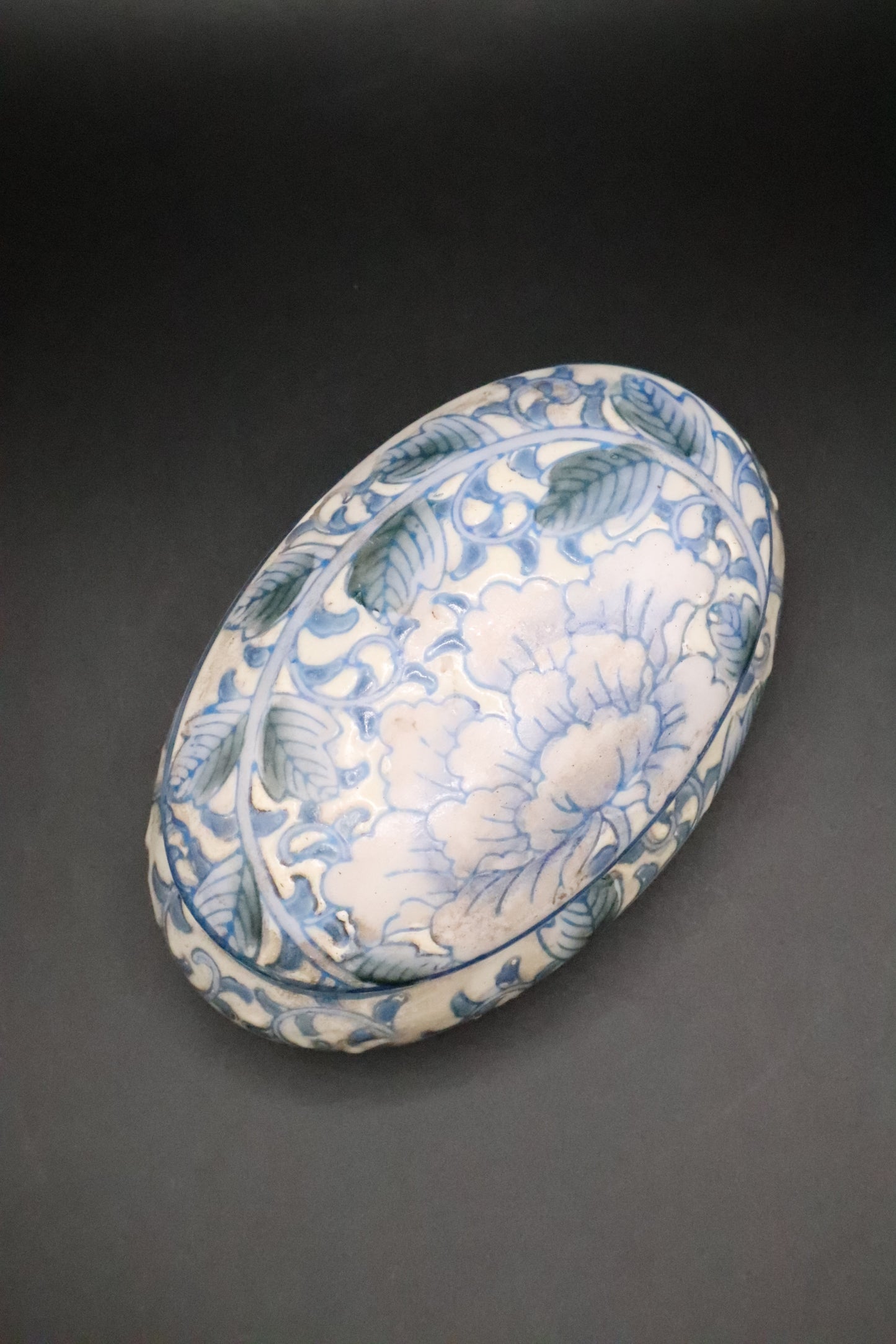 VINTAGE PORCELAIN CHINA HAND PAINTED BLUE AND WHITE FLORAL TRINKET BOX