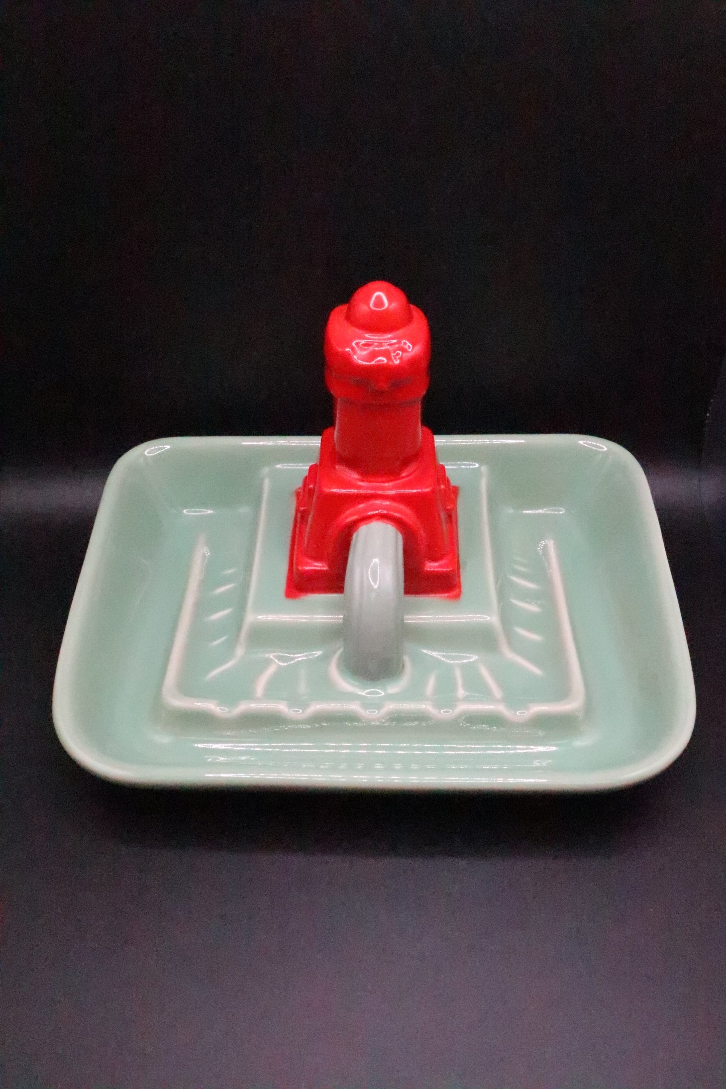 VINTAGE HUECKEL CHINA EL MONTE, CA FIRE HYDRANT ASHTRAY