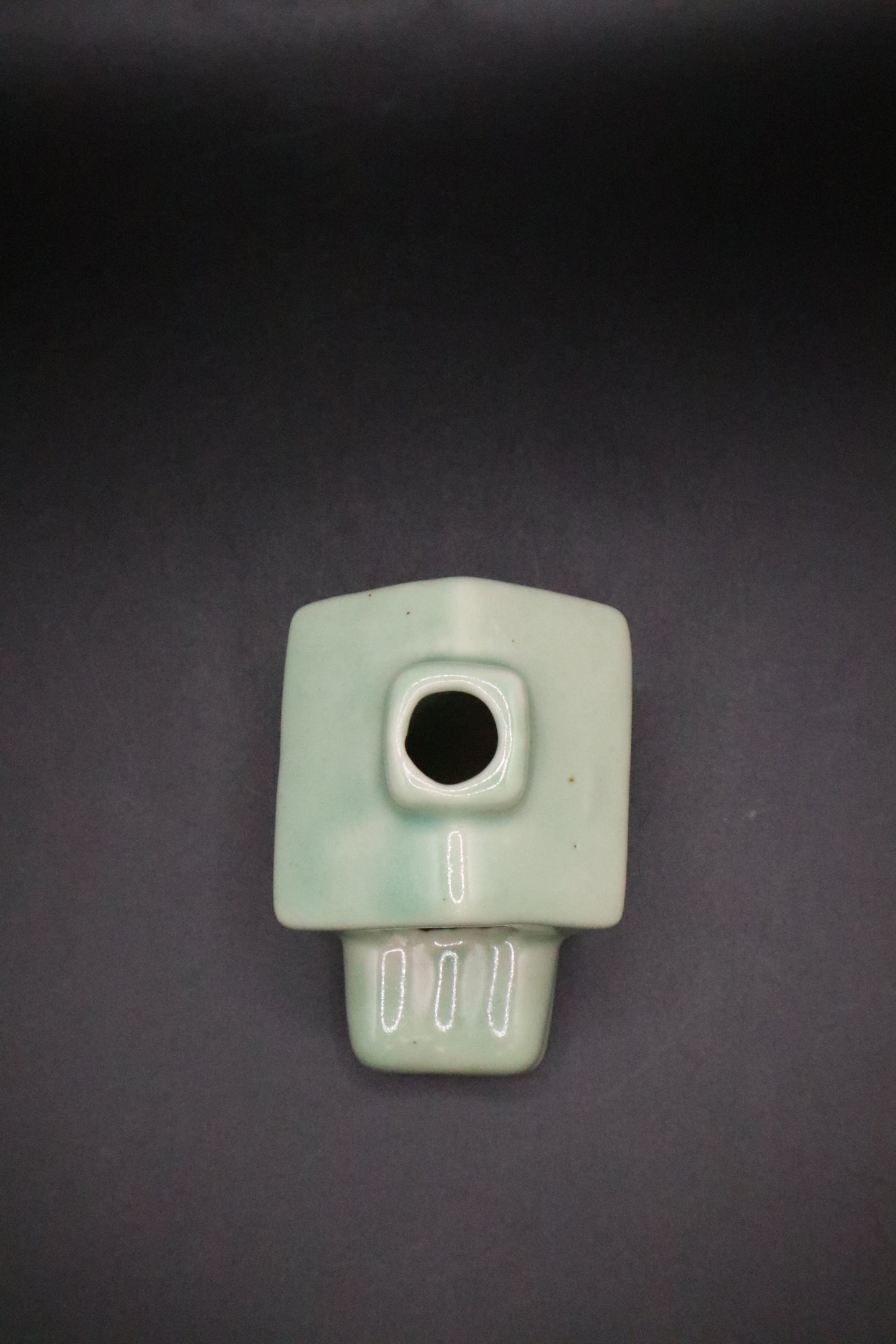 VINTAGE POTTERY DOG HOUSE ASHTRAY