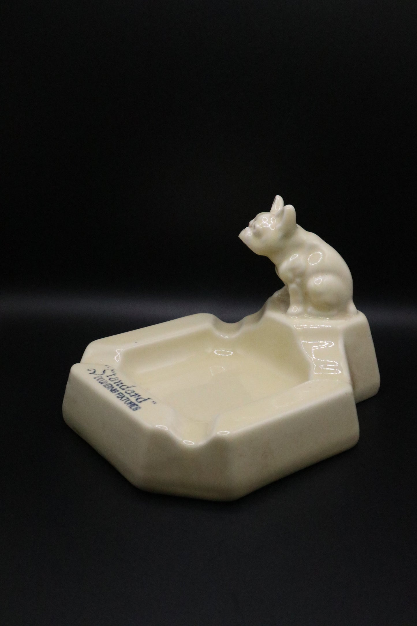 VINTAGE 20'S-30'S AMERICAN STANDARD PLUMBING FIXTURES PORCELAIN ASHTRAY BULL DOG
