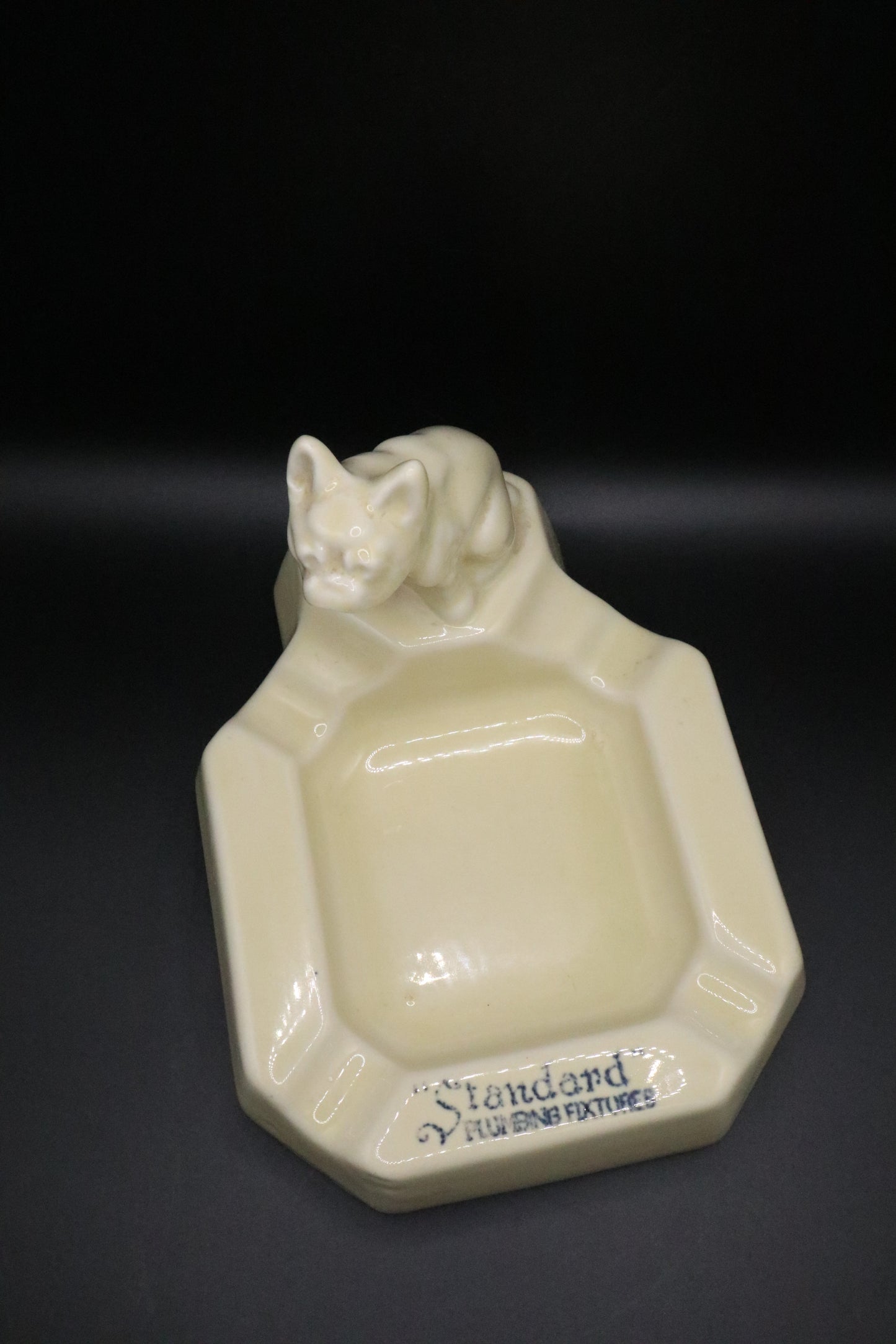 VINTAGE 20'S-30'S AMERICAN STANDARD PLUMBING FIXTURES PORCELAIN ASHTRAY BULL DOG
