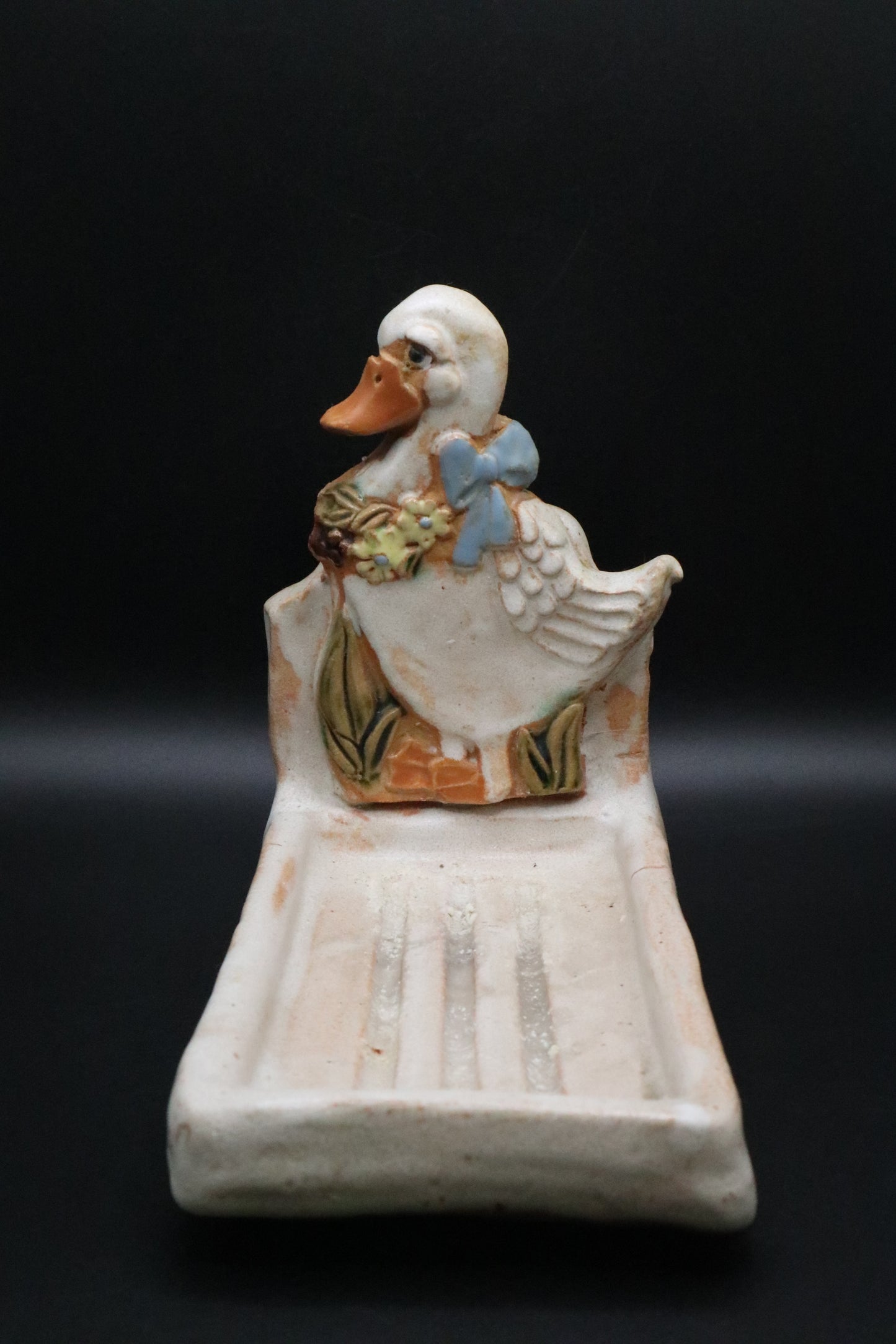 VINTAGE HINDT POTTERY DUCK SOAP DISH