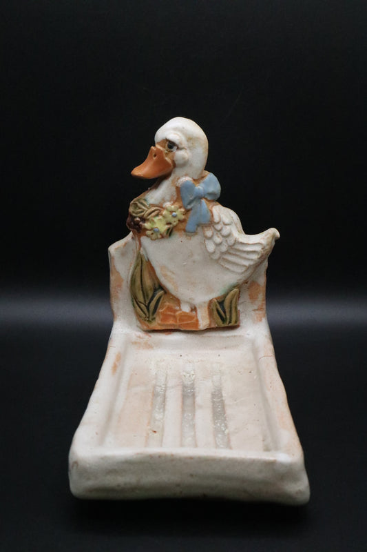VINTAGE HINDT POTTERY DUCK SOAP DISH