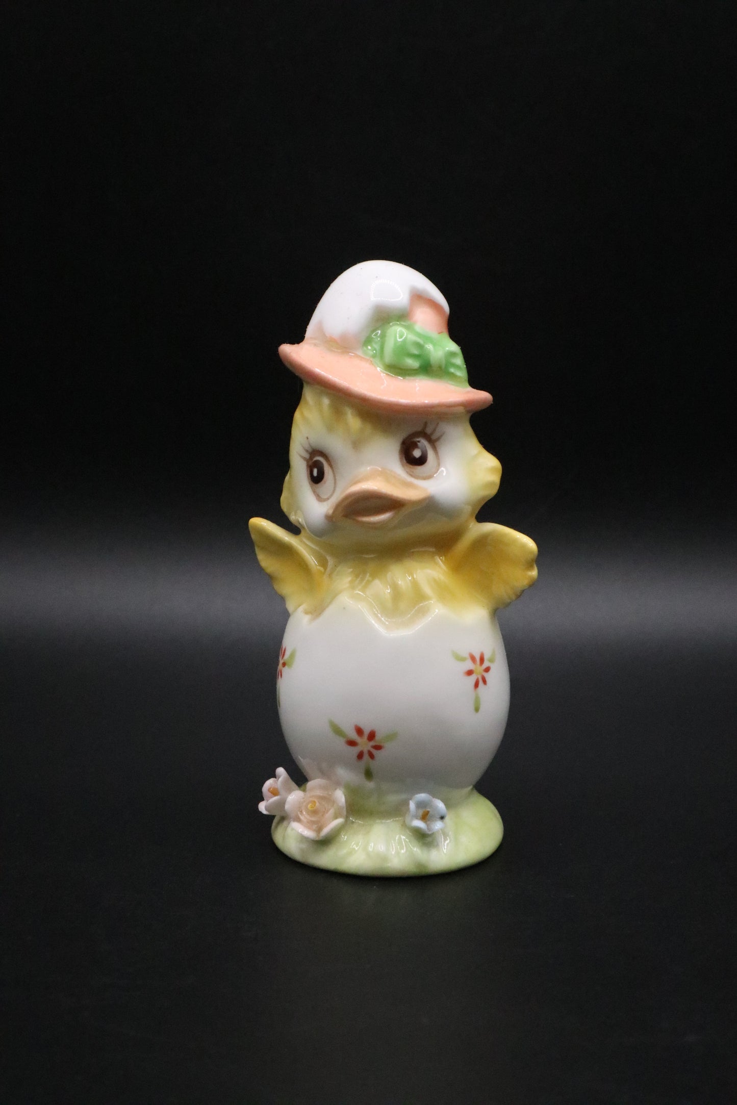 VINTAGE NAPCO WARE HATCHING CHICK FIGURINE BONE CHINA EASTER EGG