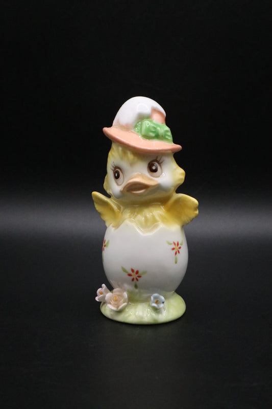 VINTAGE NAPCO WARE HATCHING CHICK FIGURINE BONE CHINA EASTER EGG