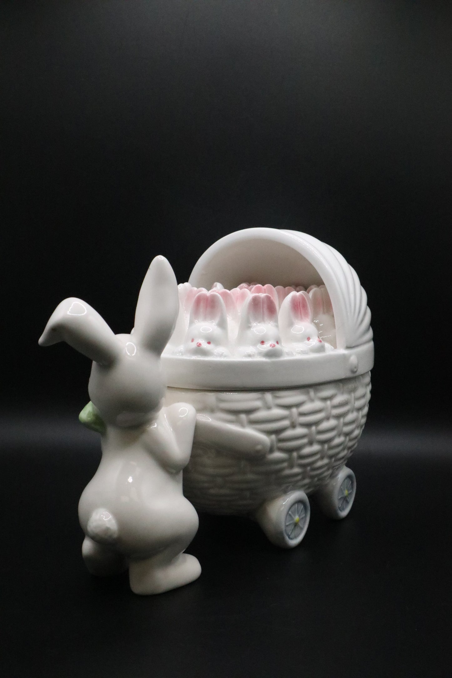 VINTAGE FITZ AND FLOYD BUNNY BABY CERAMIC CARRIAGE