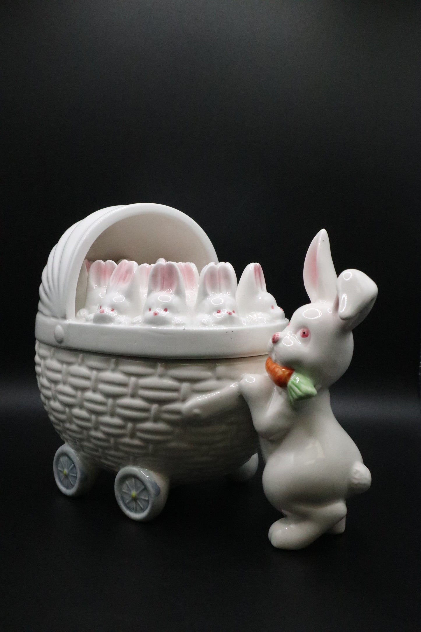 VINTAGE FITZ AND FLOYD BUNNY BABY CERAMIC CARRIAGE