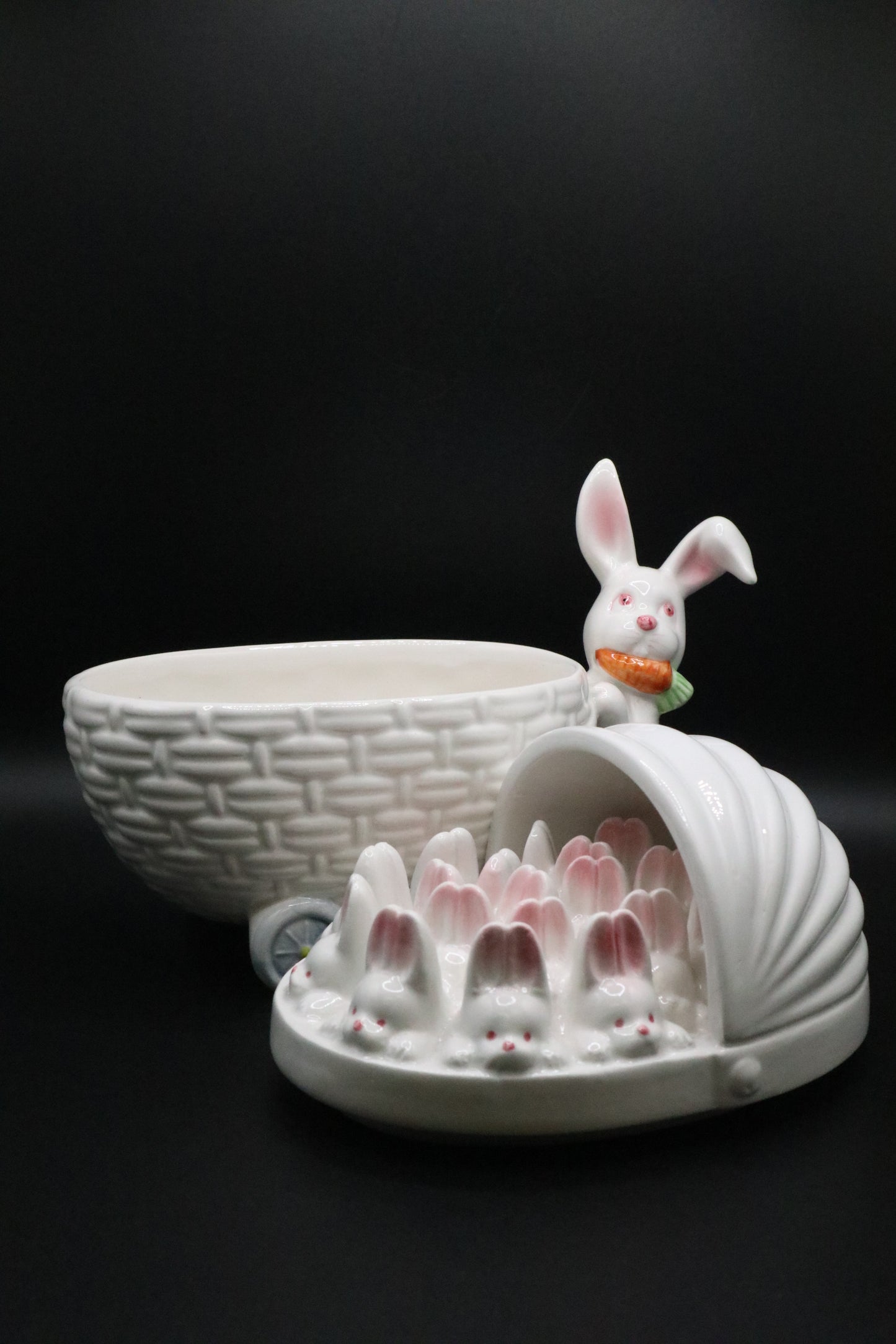 VINTAGE FITZ AND FLOYD BUNNY BABY CERAMIC CARRIAGE