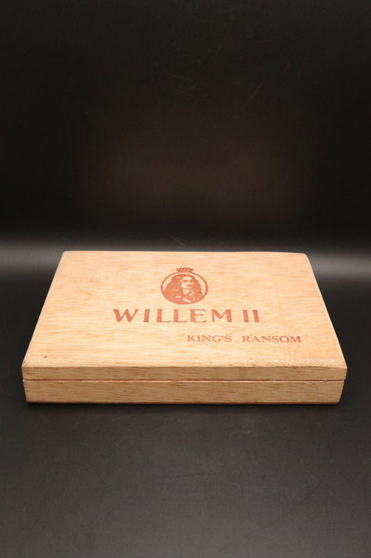 VINTAGE WILLEM II KINGS RANSOM ASST JAPANESE MATCH BOX WITH MATCHES (LOT OF 6) MADE IN HOLLAND