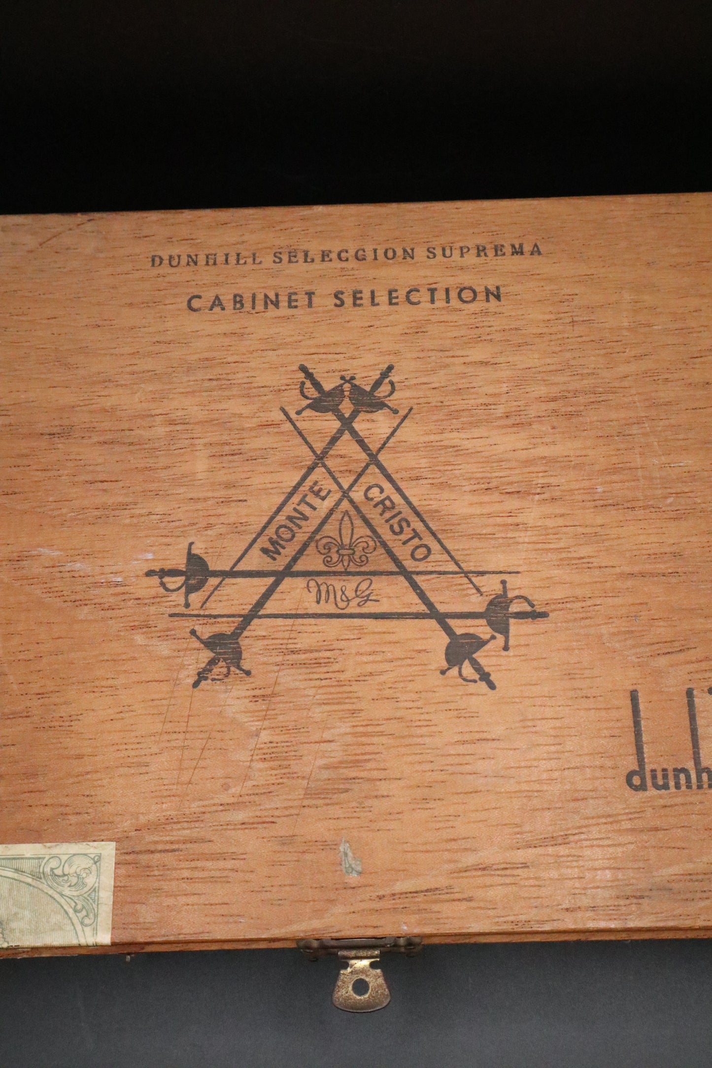 VINTAGE MONTE CRISTO CIGAR BOX WITH ASST RESTAURANT MATCH BOOKS (LOT OF 40)