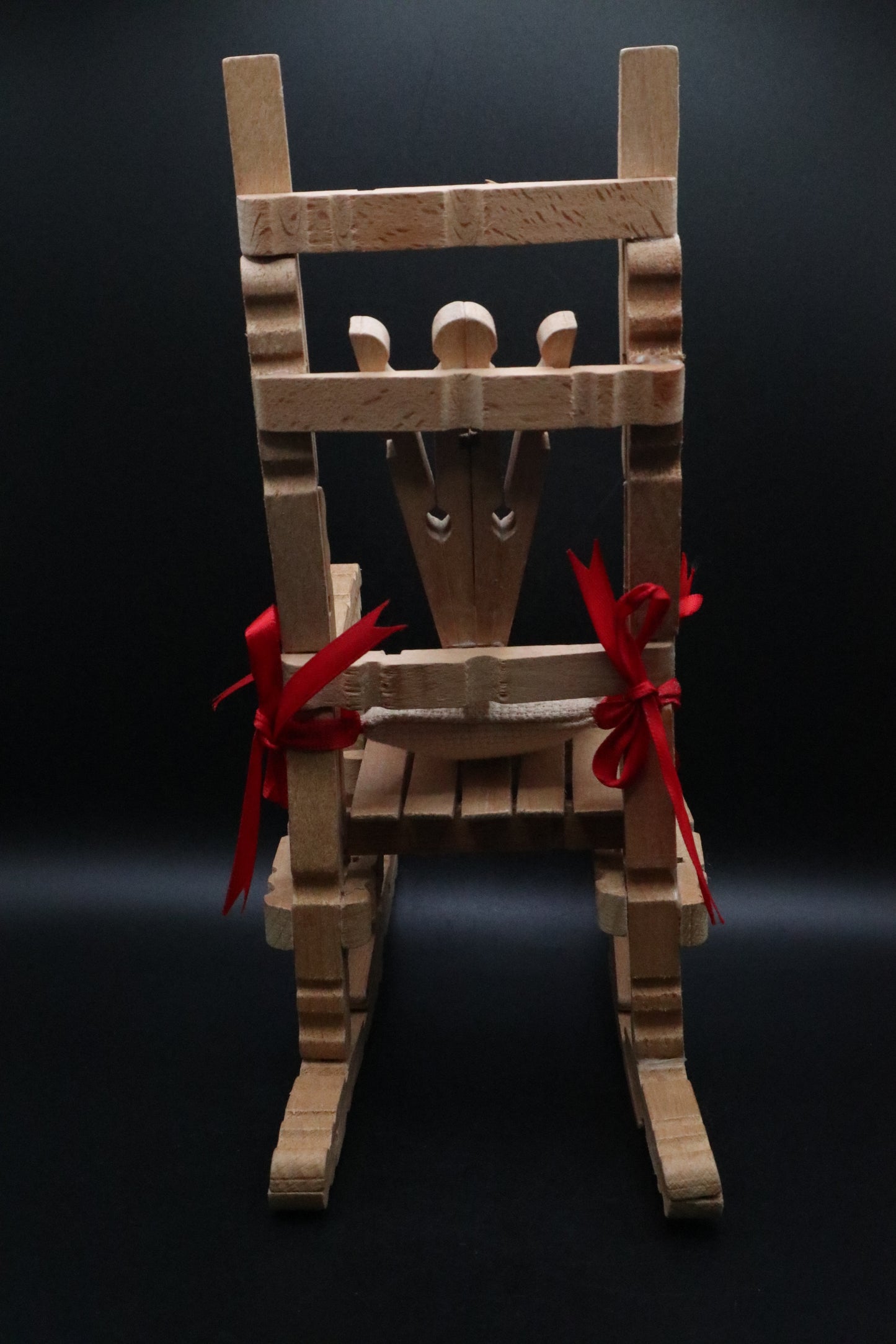 VINTAGE WOOD CLOTHESPIN DOLL ROCKING CHAIR FOLK ART