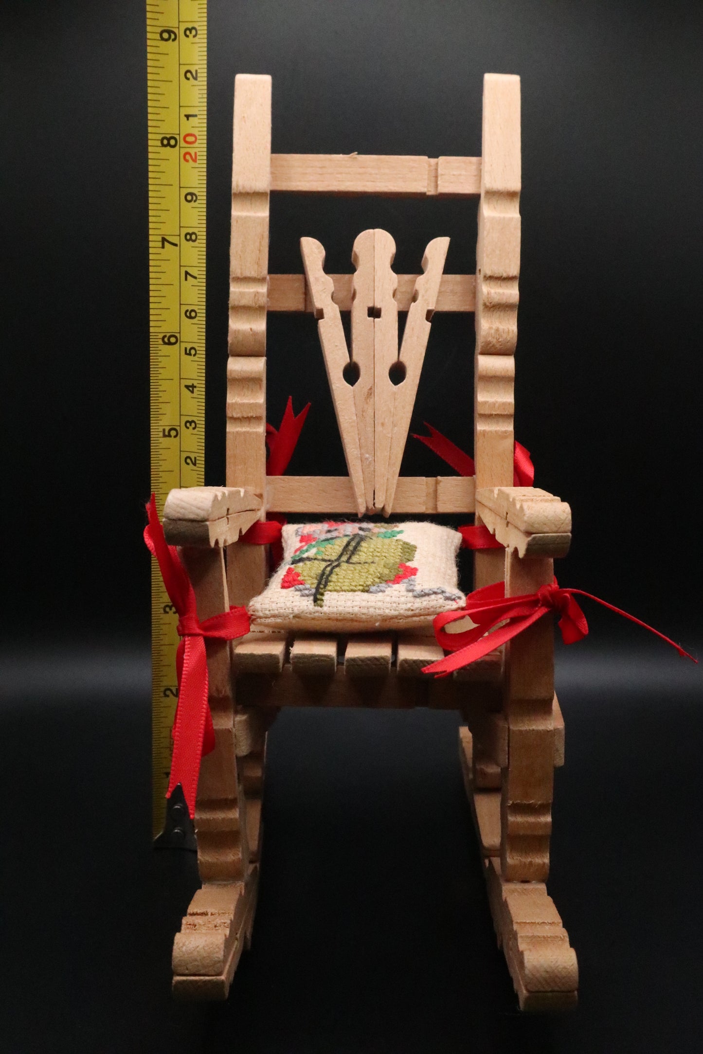 VINTAGE WOOD CLOTHESPIN DOLL ROCKING CHAIR FOLK ART