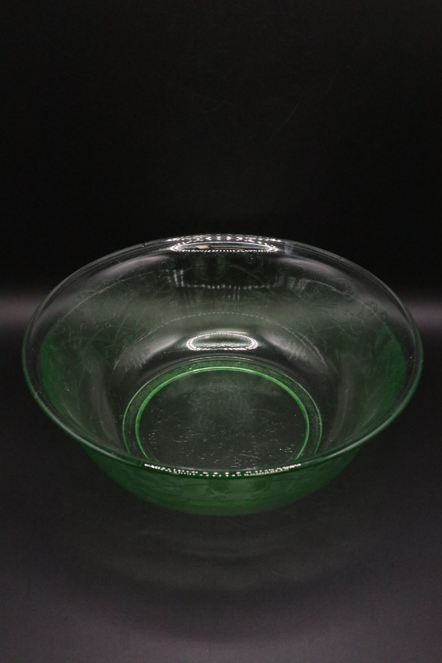 VINTAGE URANIUM HAZEL ATLAS BOWL