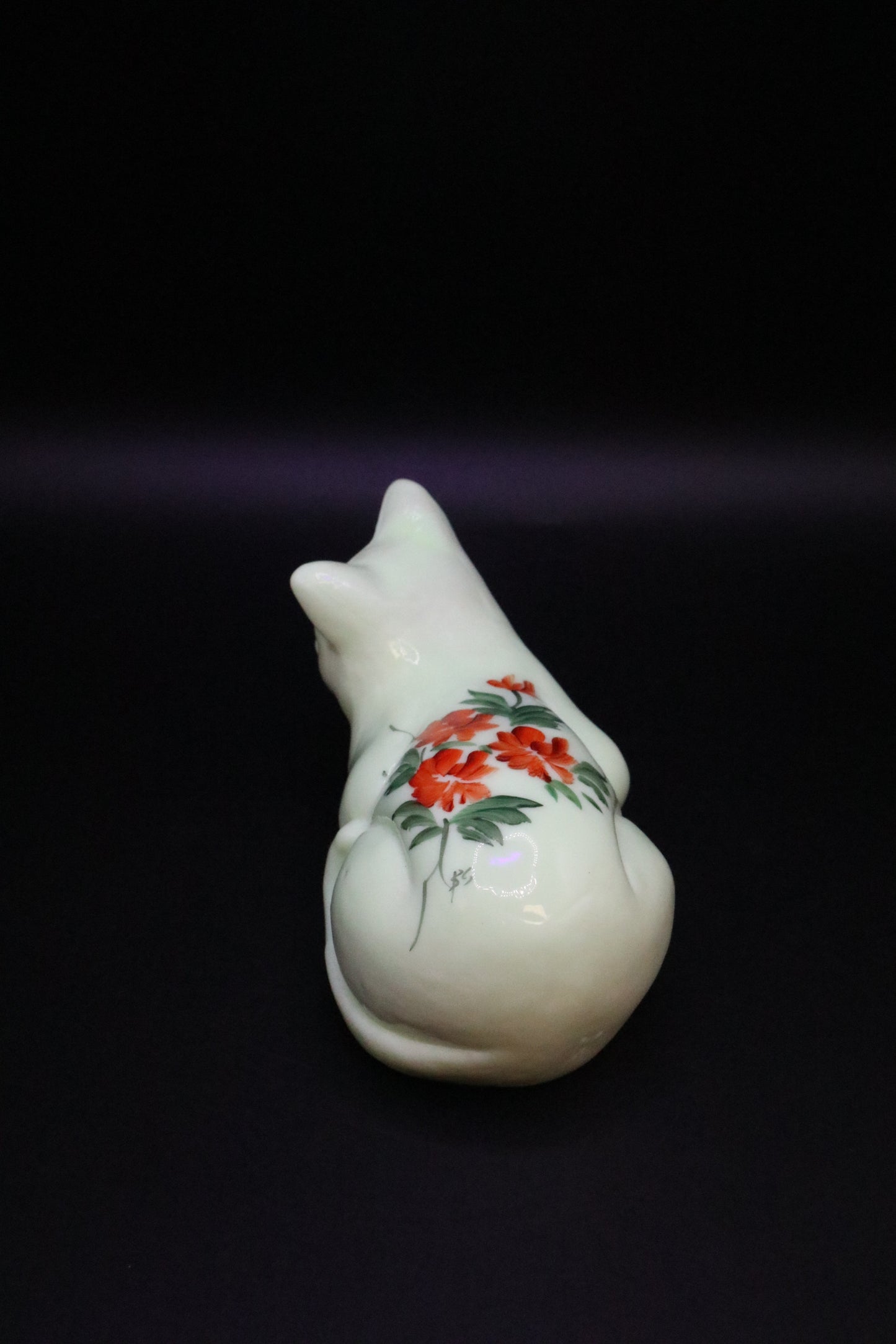 RETIRED HTF MOSSER CUSTARD GLASS CROUCHING CAT FIGURINE GLOWING UV URANIUM
