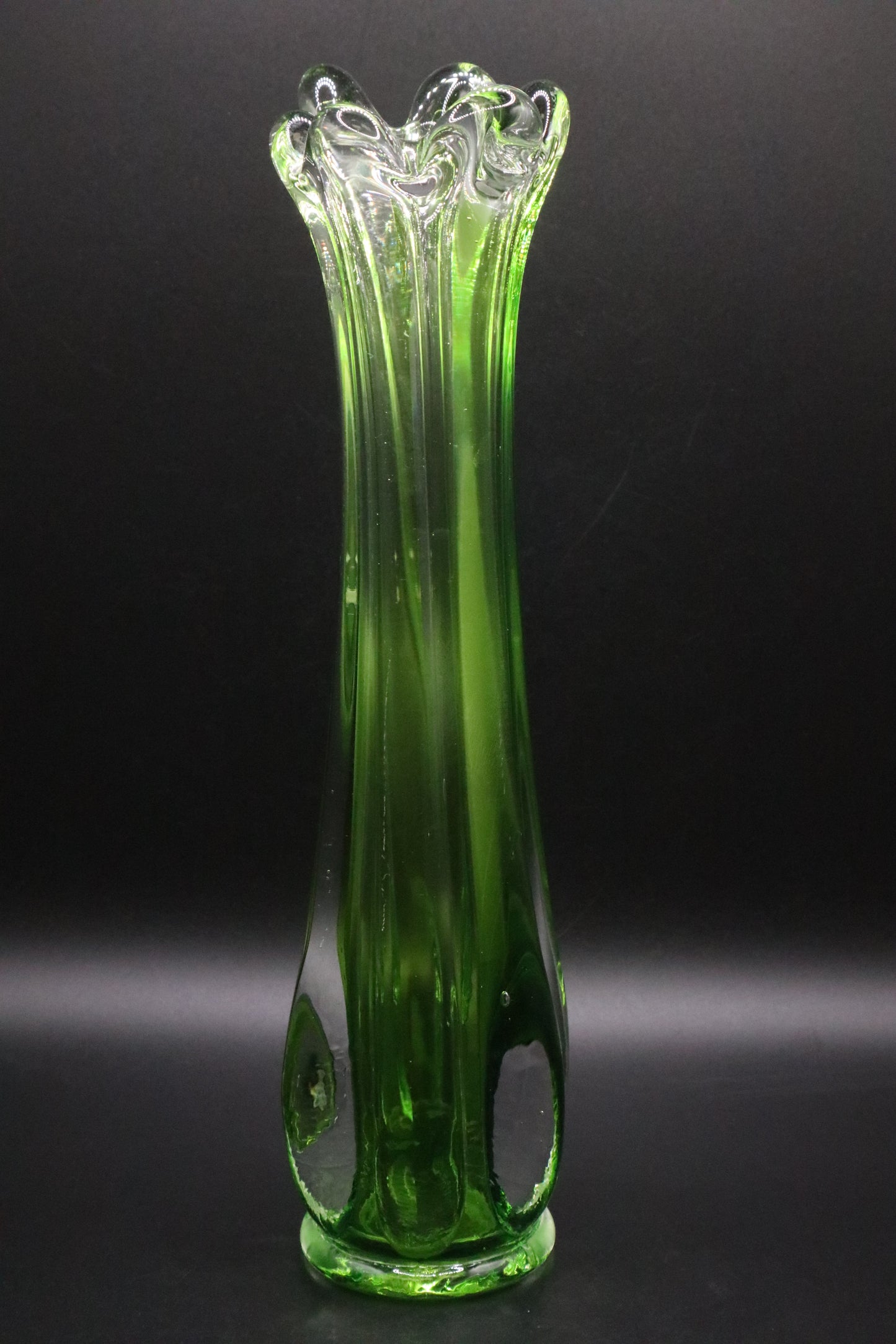 MID-CENTURY MURANO GLASS GREEN VASE