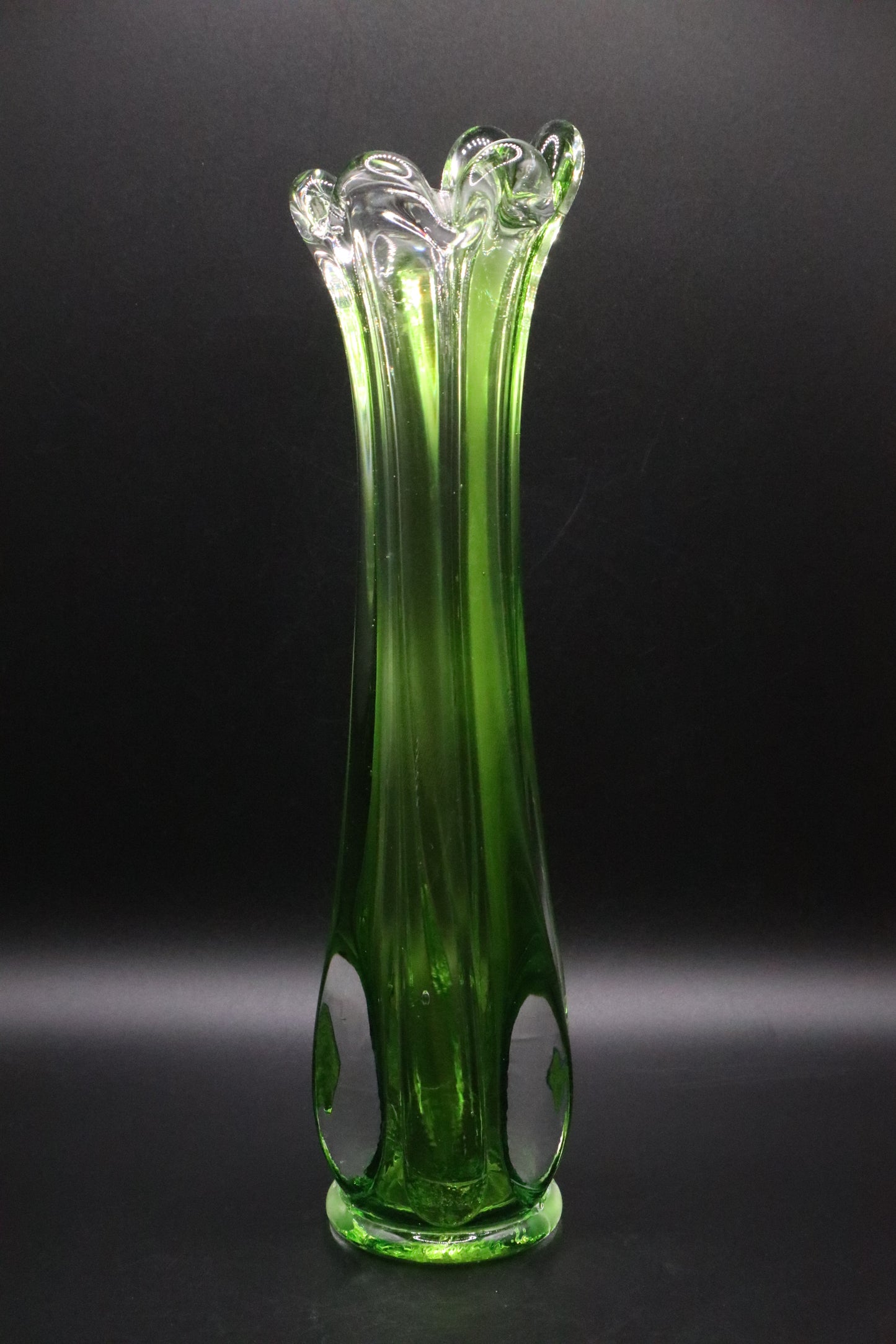 MID-CENTURY MURANO GLASS GREEN VASE