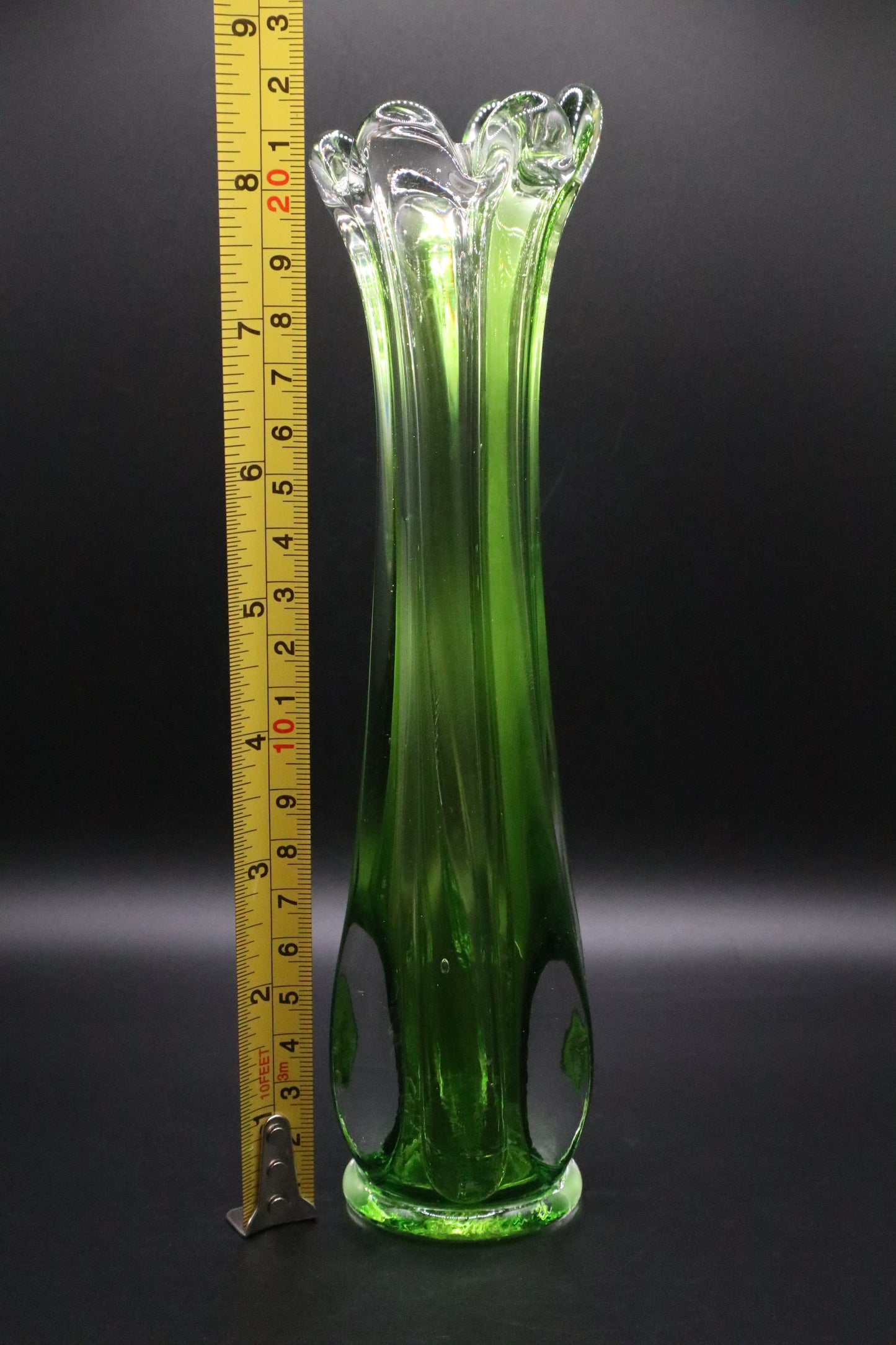 MID-CENTURY MURANO GLASS GREEN VASE