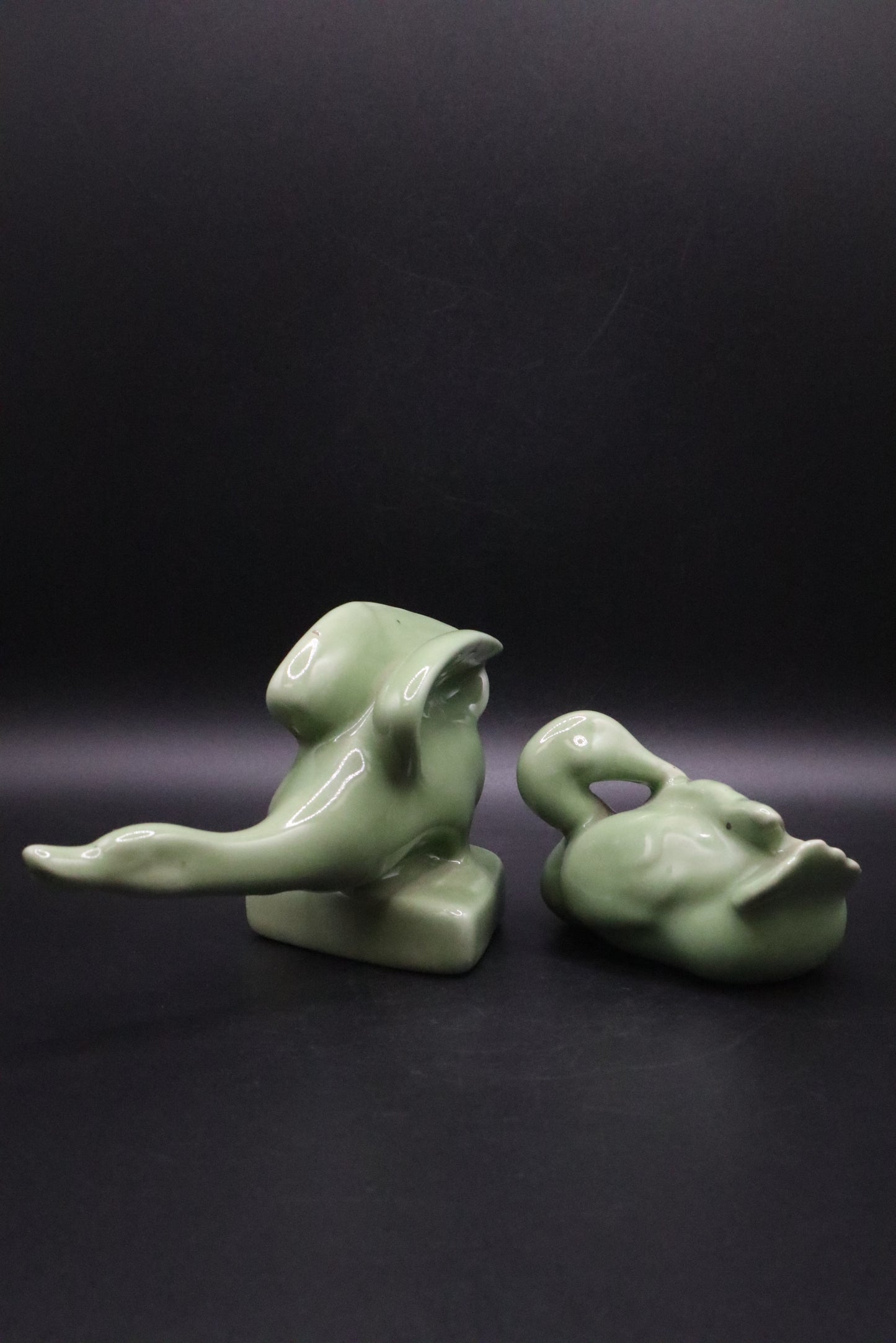 VINTAGE GREEN GLAZED PAIR OF DUCKS