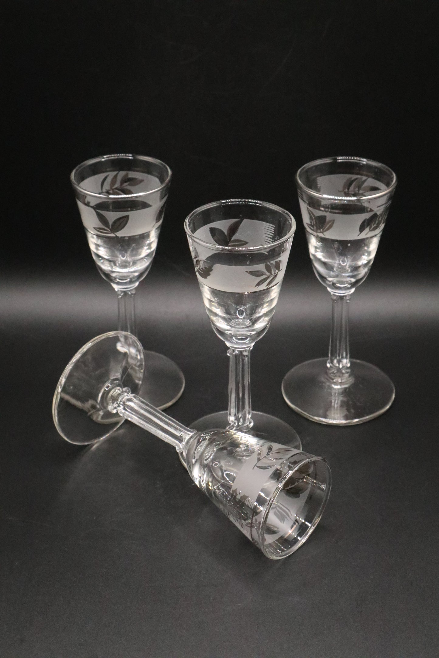 4 LIBBEY SILVER LEAF CORDIAL SHOT GLASSES