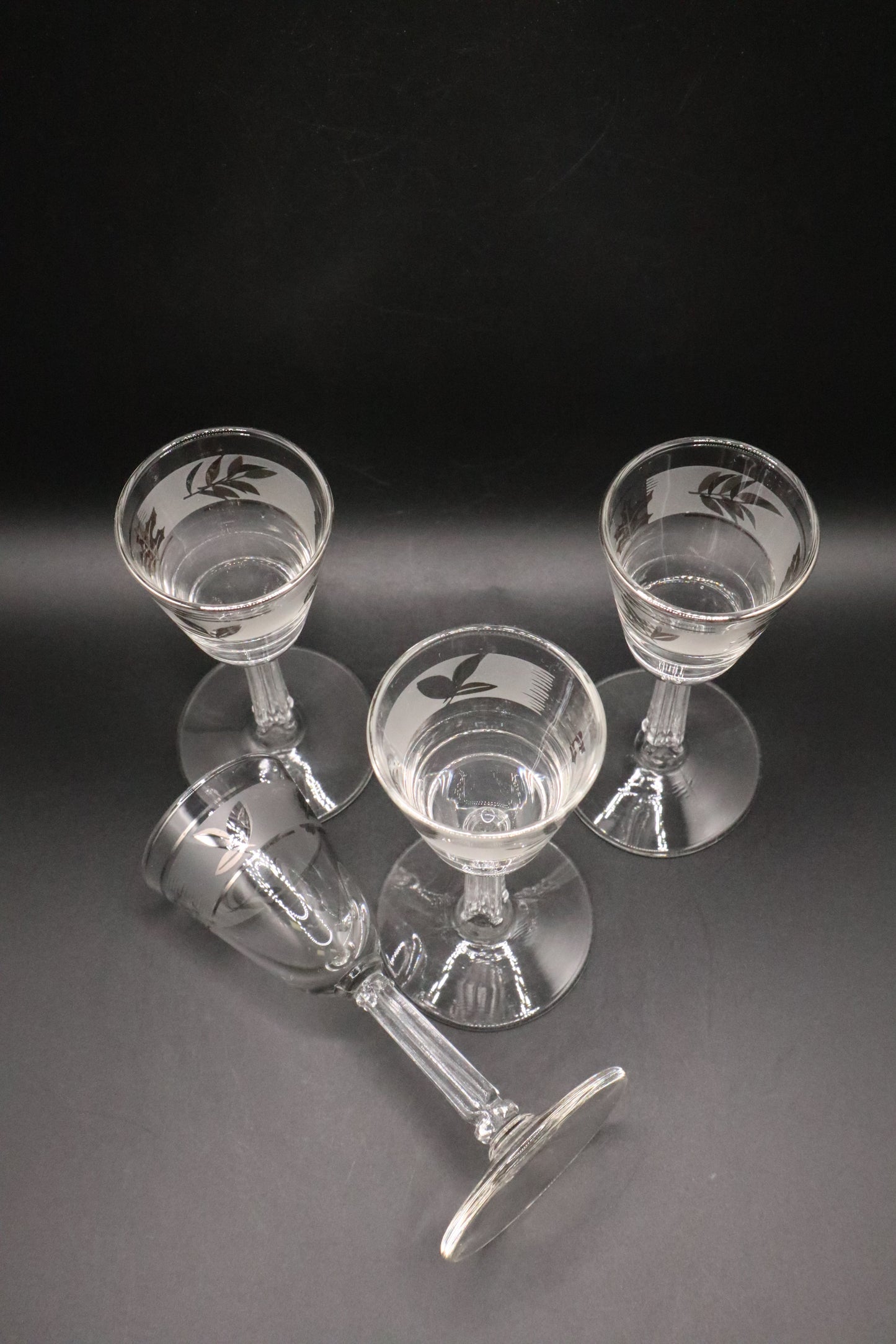 4 LIBBEY SILVER LEAF CORDIAL SHOT GLASSES