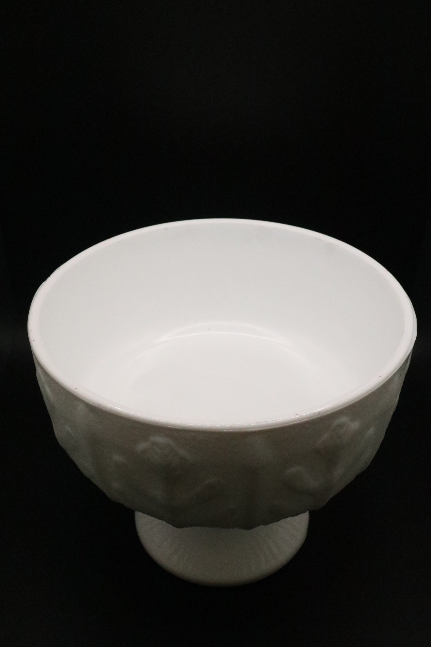 MILK GLASS FTD 1975 OAK LEAF LARGE PEDESTAL BOWL