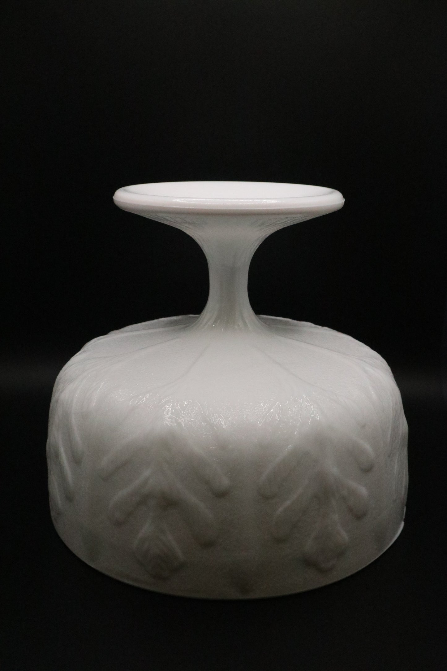 MILK GLASS FTD 1975 OAK LEAF LARGE PEDESTAL BOWL