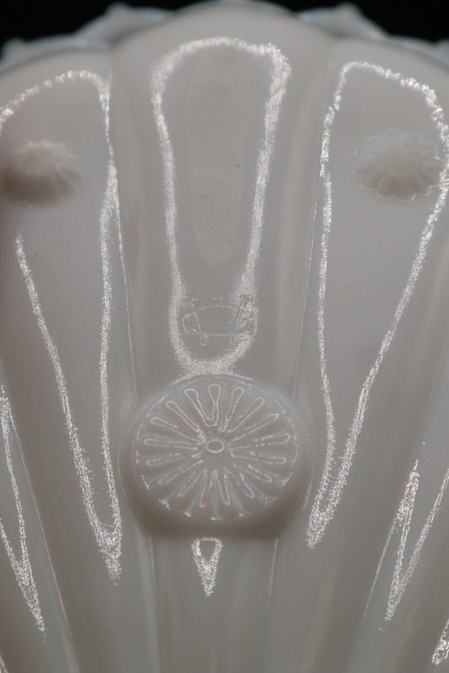 WESTMORELAND 1950'S MILK GLASS SHELL TRINKET DISH
