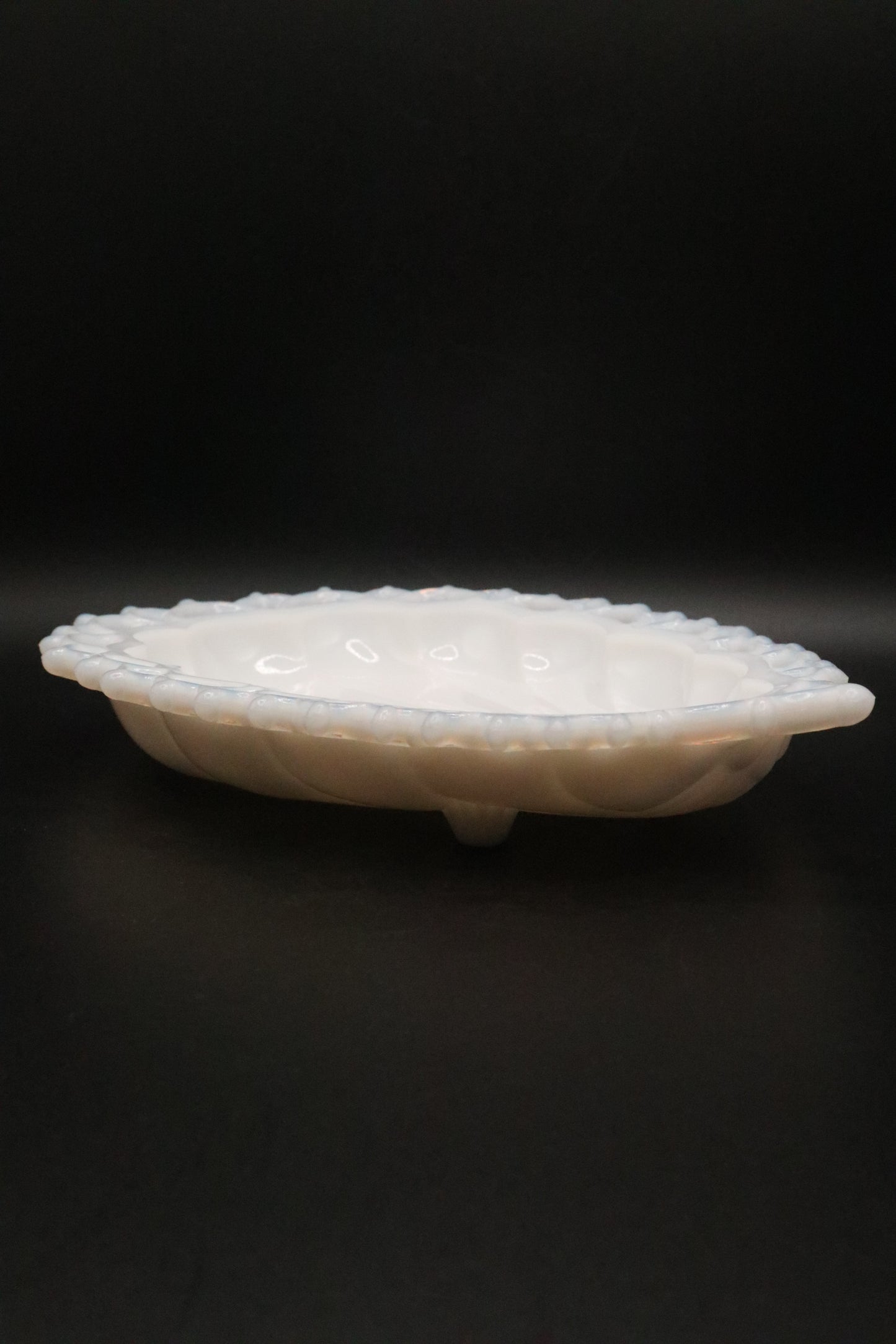 WESTMORELAND 1950'S MILK GLASS SHELL TRINKET DISH