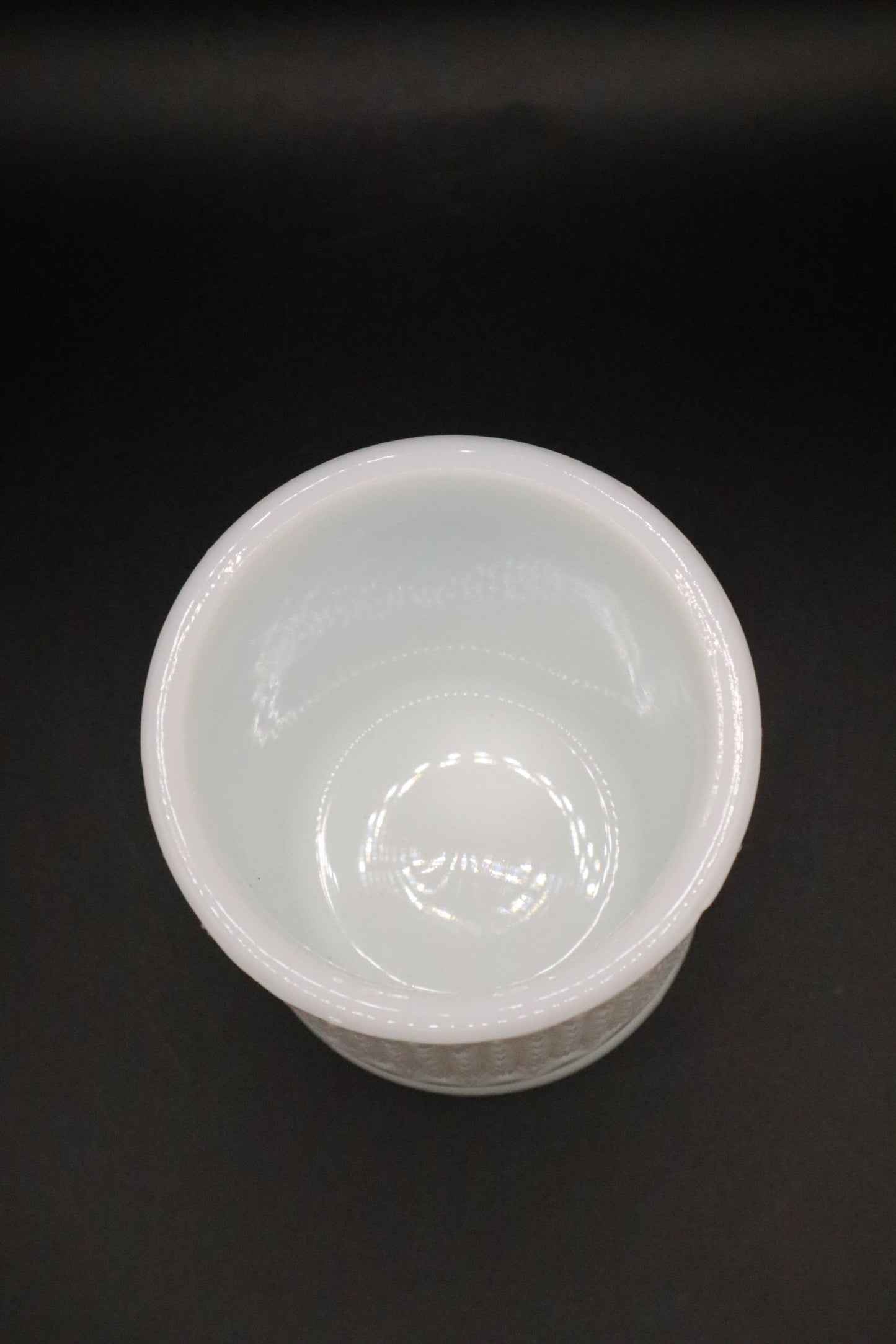 VINTAGE MILK GLASS DIAMOND POINT VASE