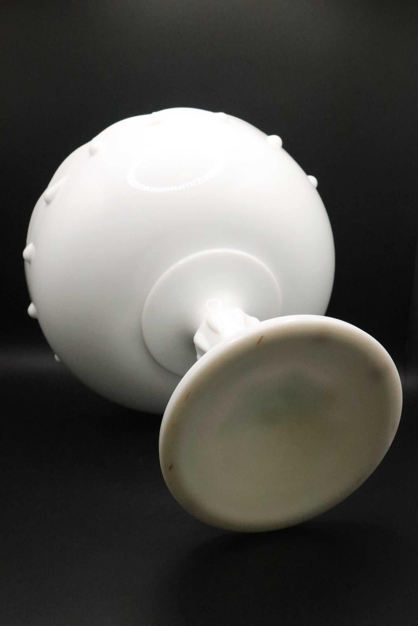 VINTAGE INDIANA MILK GLASS TEARDROP COMPOTE PEDESTAL BOWL