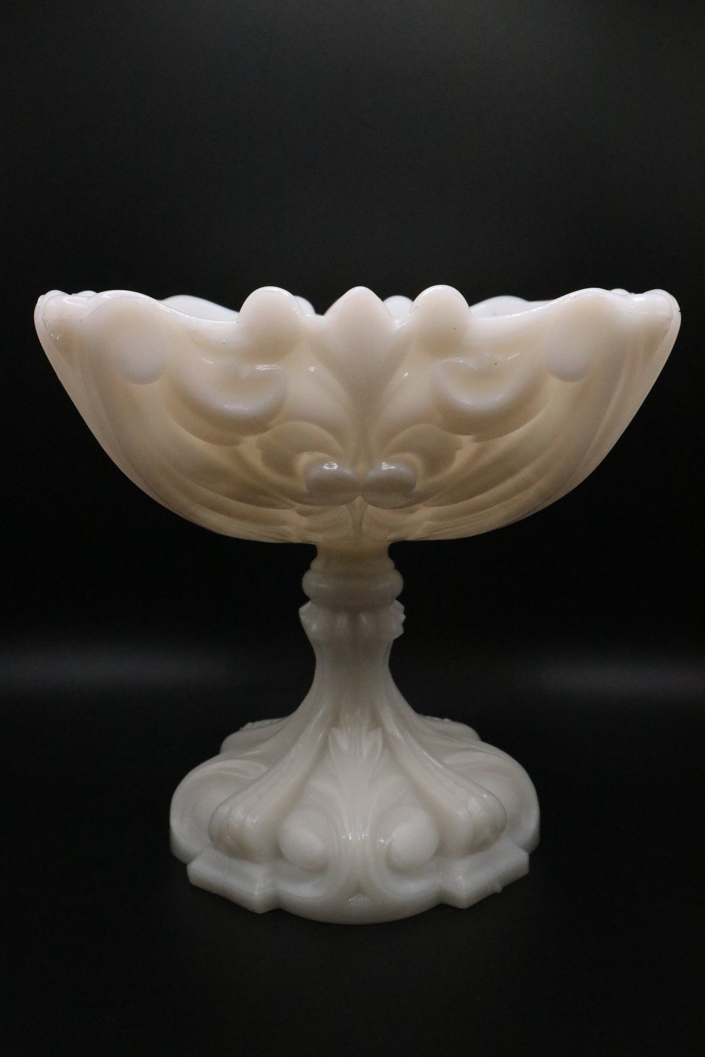 ANTIQUE OPAQUE MILK GLASS NOUVEAU COMPOTE PORTIEUX