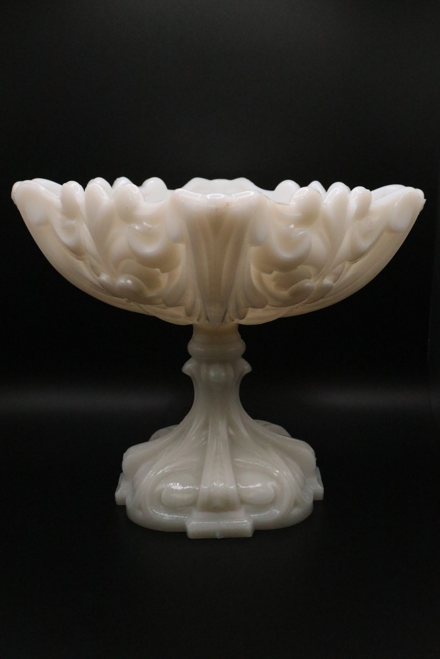 ANTIQUE OPAQUE MILK GLASS NOUVEAU COMPOTE PORTIEUX
