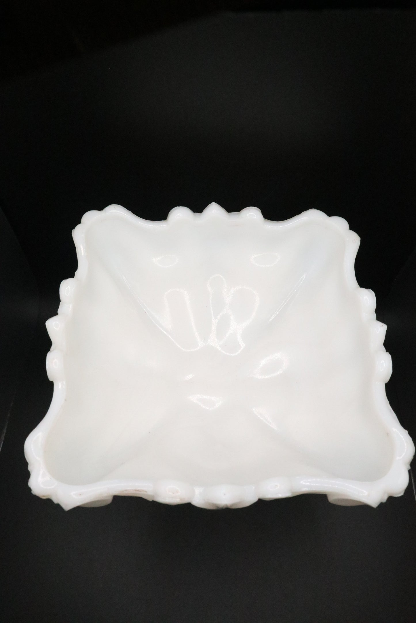 ANTIQUE OPAQUE MILK GLASS NOUVEAU COMPOTE PORTIEUX