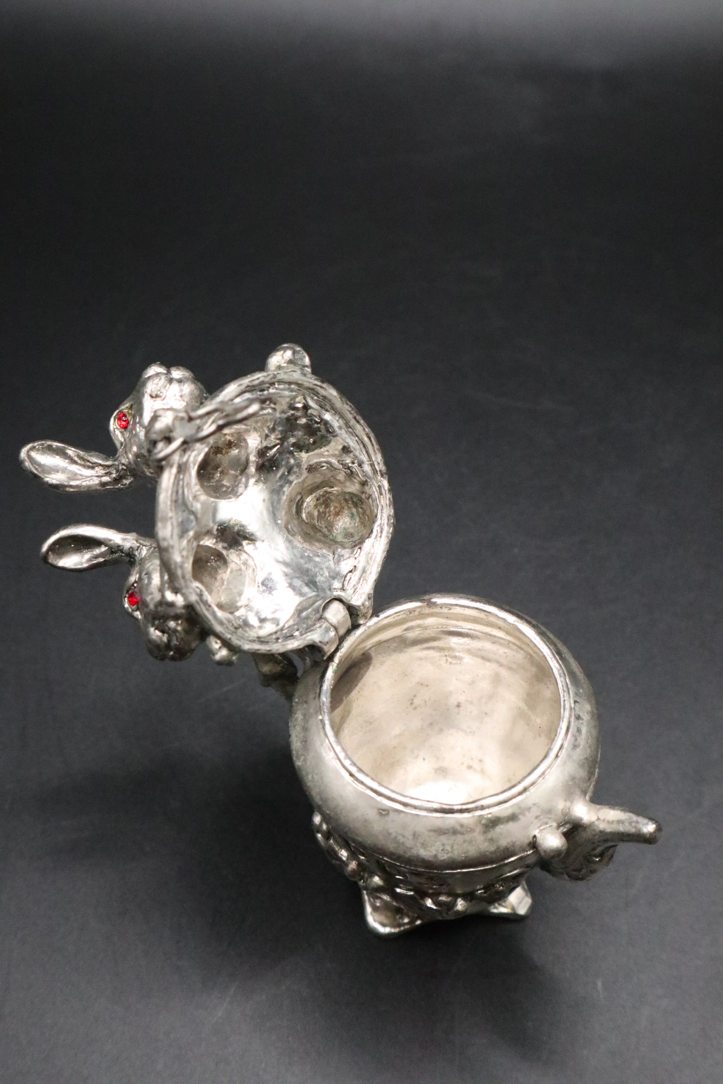 ARTHUR COURT BUNNY TEAPOT ORNAMENT 2003