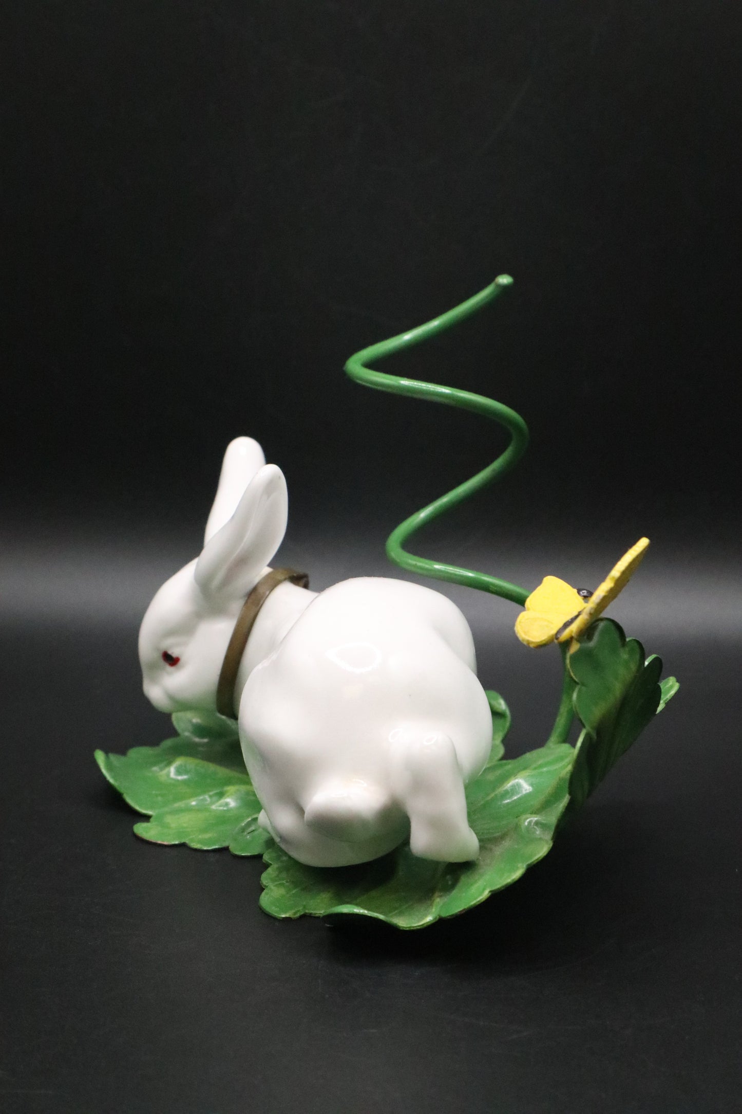 VINTAGE PETITE RABBIT VASE HOLDER (NO VASE)